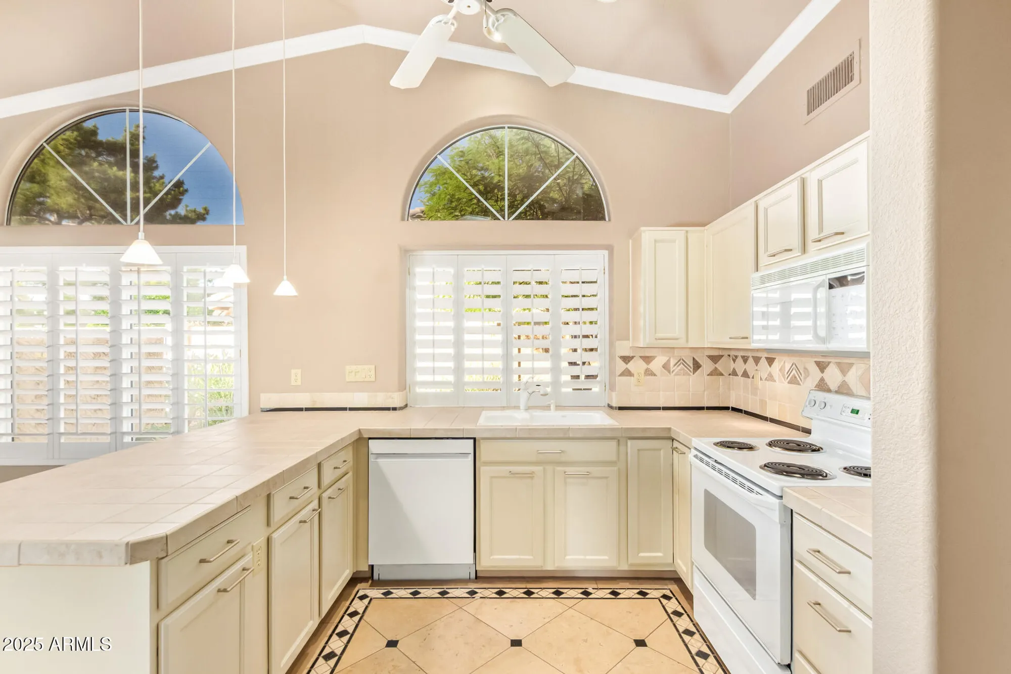 Property Slideshow image 7 of 28 | 8402 w rosemonte dr, Peoria, AZ, 85382