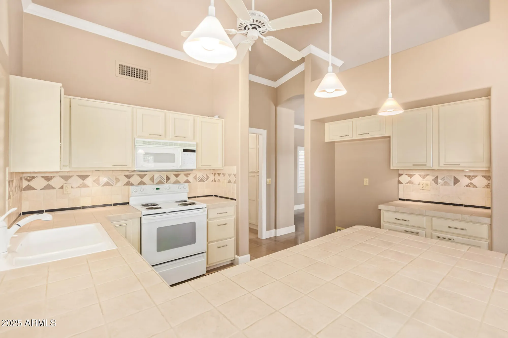 Property Slideshow image 9 of 28 | 8402 w rosemonte dr, Peoria, AZ, 85382