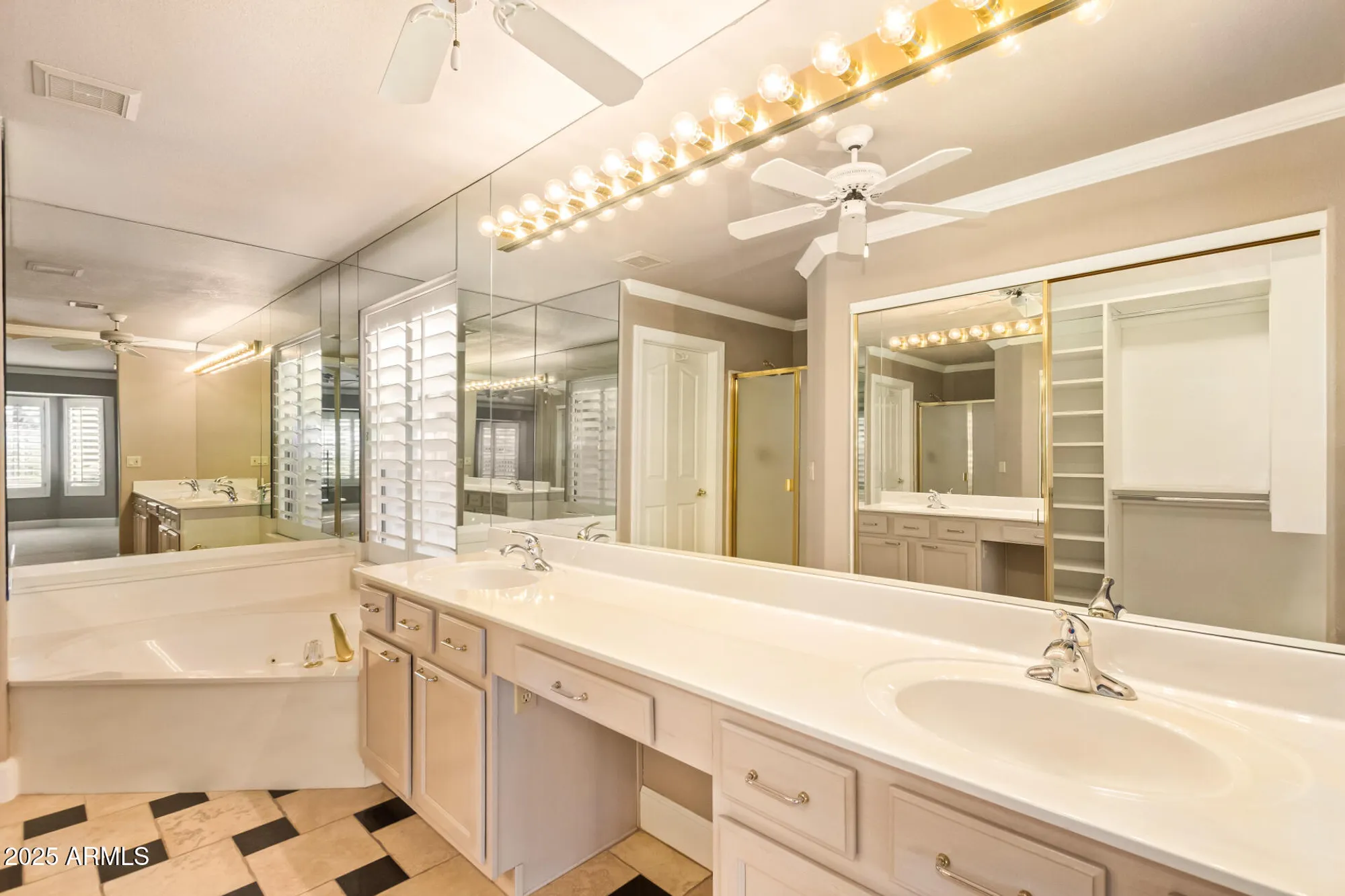 Property Slideshow image 16 of 28 | 8402 w rosemonte dr, Peoria, AZ, 85382