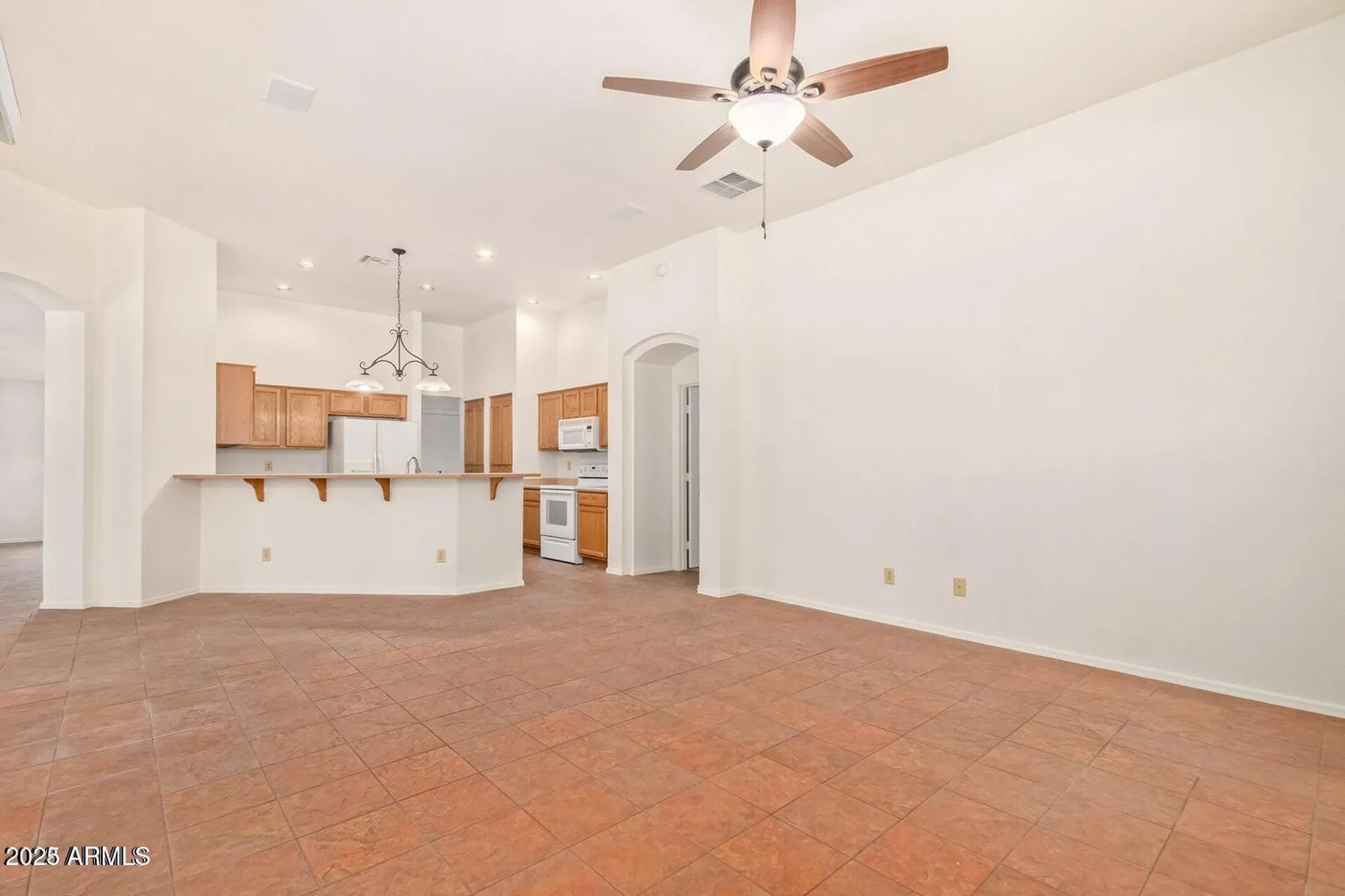 Property Slideshow image 14 of 36 | 9846 e cedar waxwing dr, Sun Lakes, AZ, 85248