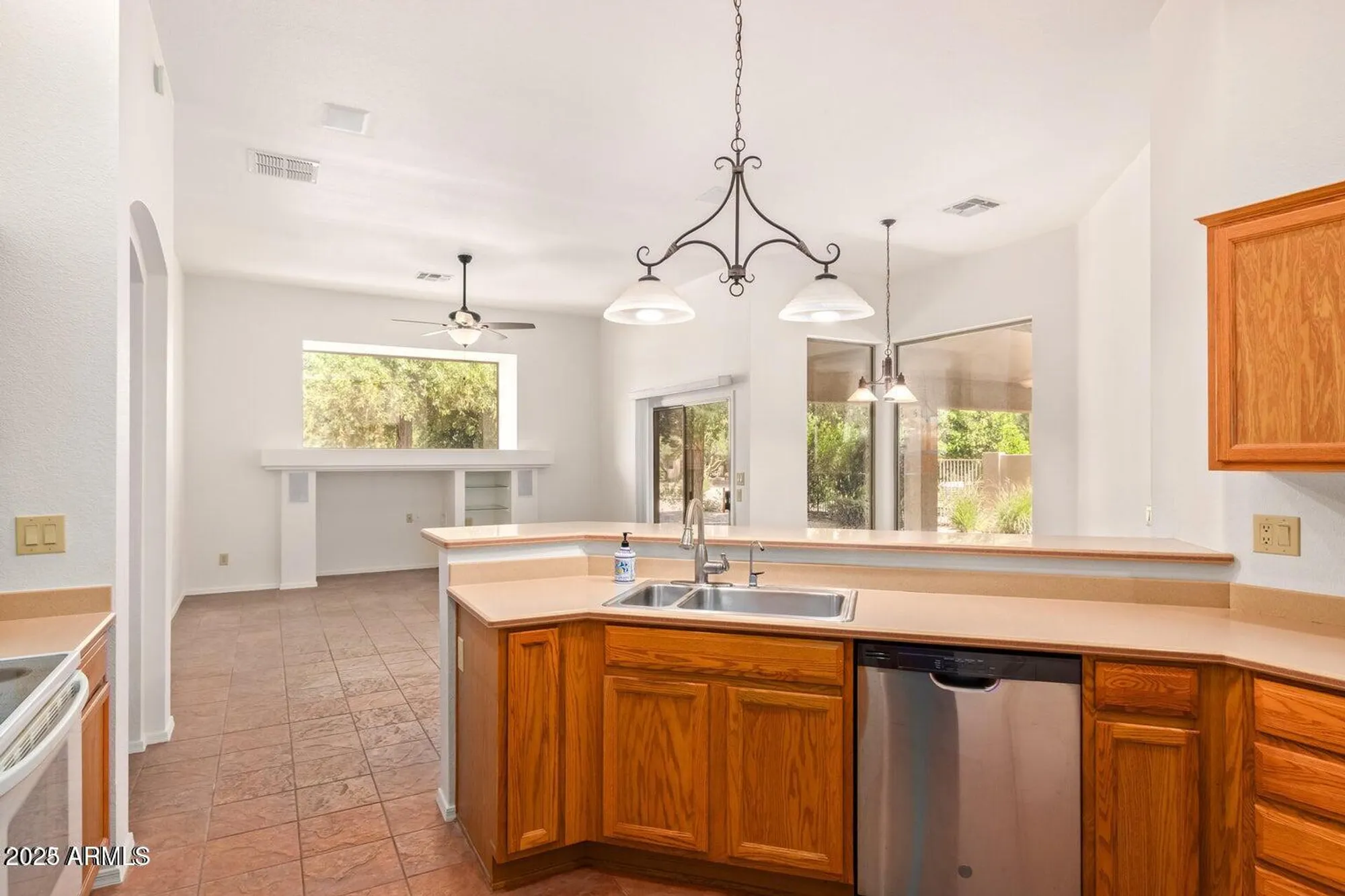 Property Slideshow image 21 of 36 | 9846 e cedar waxwing dr, Sun Lakes, AZ, 85248