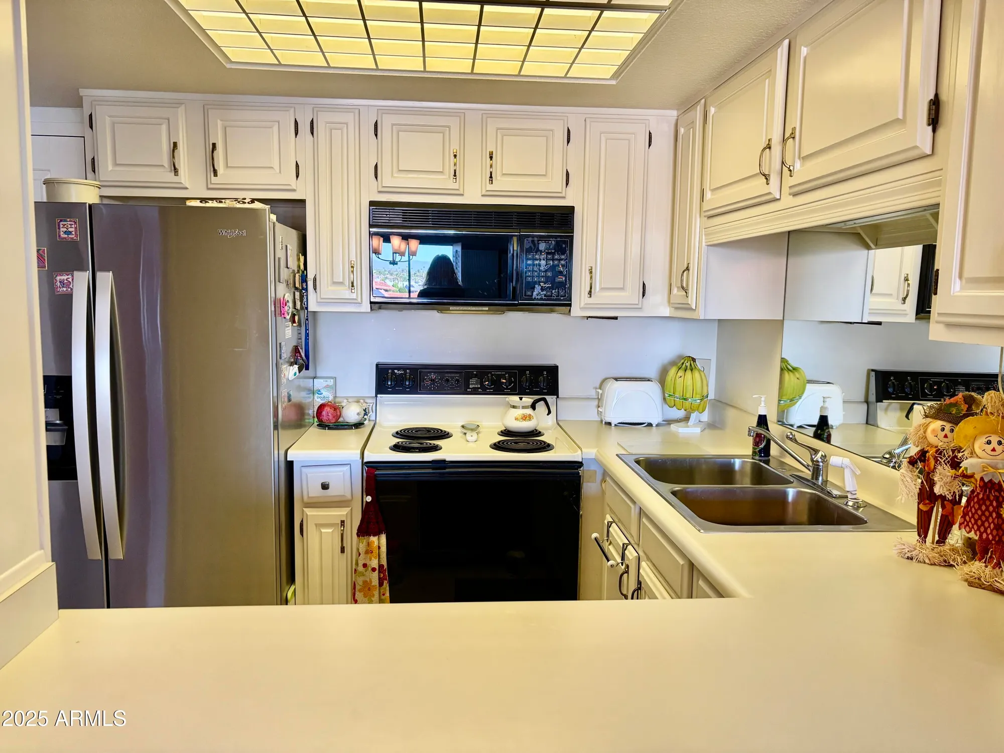 Property Slideshow image 4 of 31 | 10330 w thunderbird blvd b316, Sun City, AZ, 85351