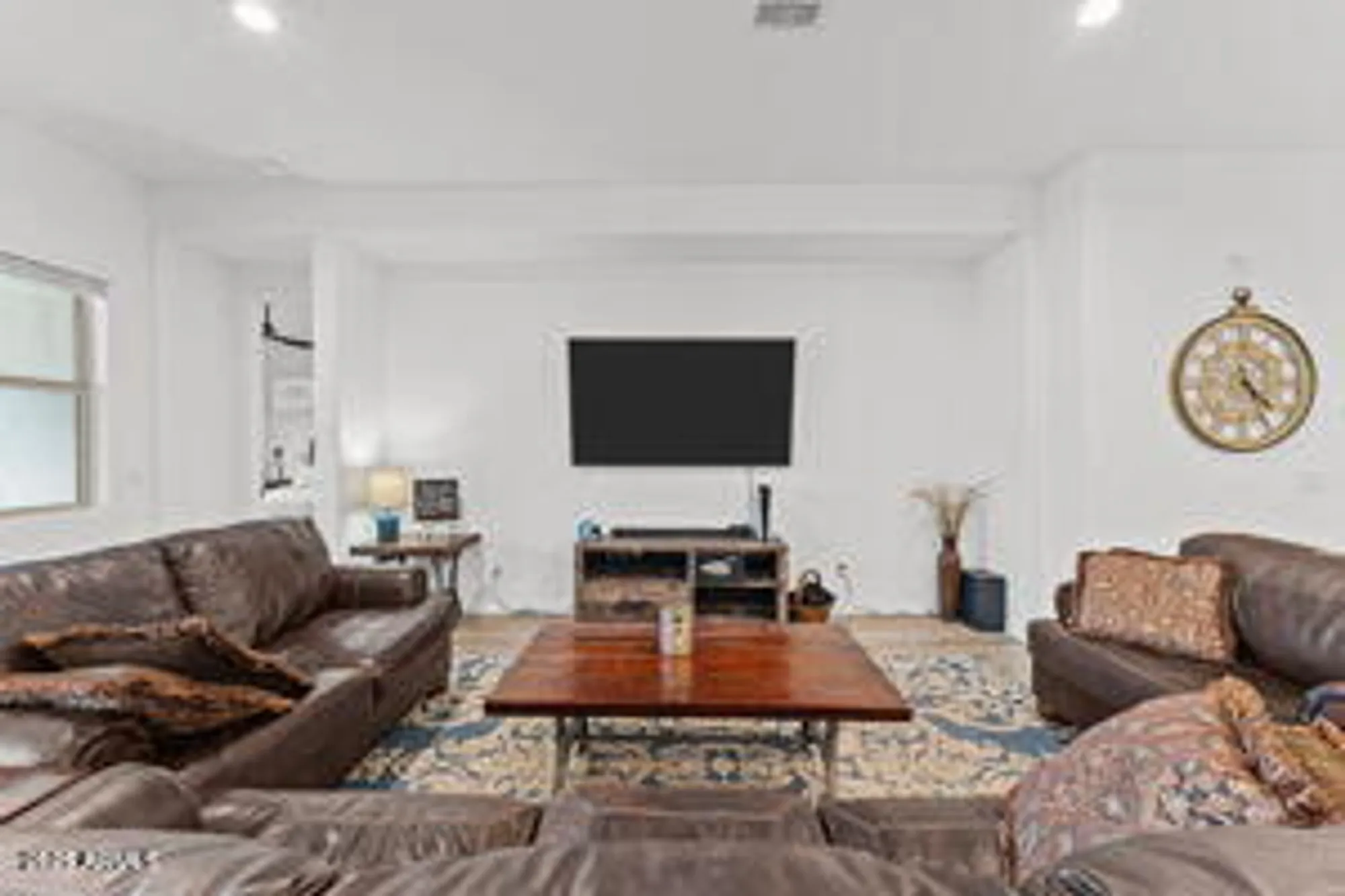 Property Slideshow image 14 of 43 | 13410 w claret cup rd, Peoria, AZ, 85383