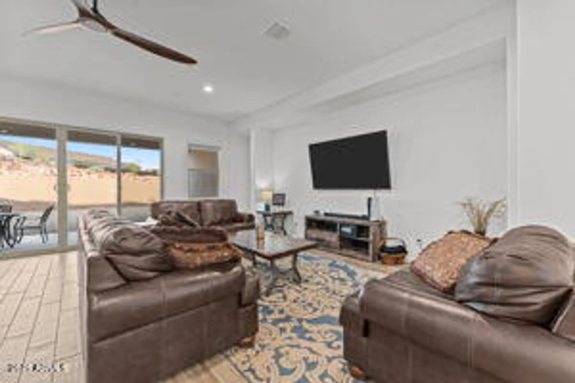 Property Slideshow image 16 of 43 | 13410 w claret cup rd, Peoria, AZ, 85383