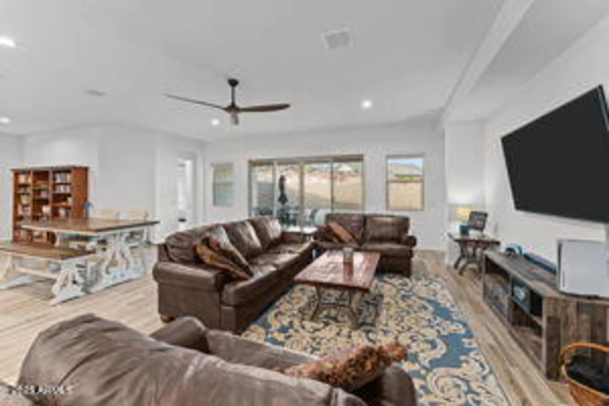 Property Slideshow image 13 of 43 | 13410 w claret cup rd, Peoria, AZ, 85383
