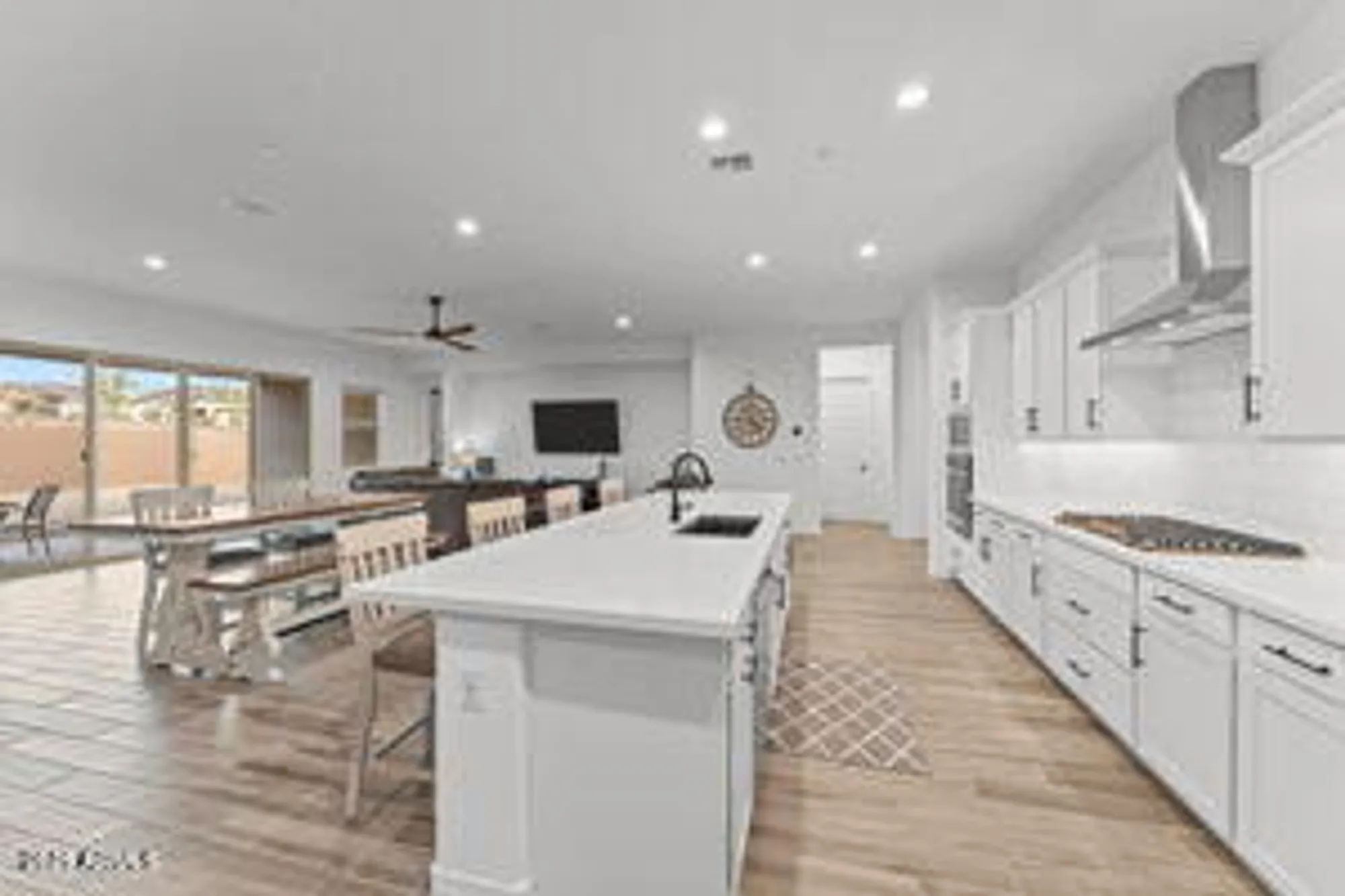 Property Slideshow image 11 of 43 | 13410 w claret cup rd, Peoria, AZ, 85383