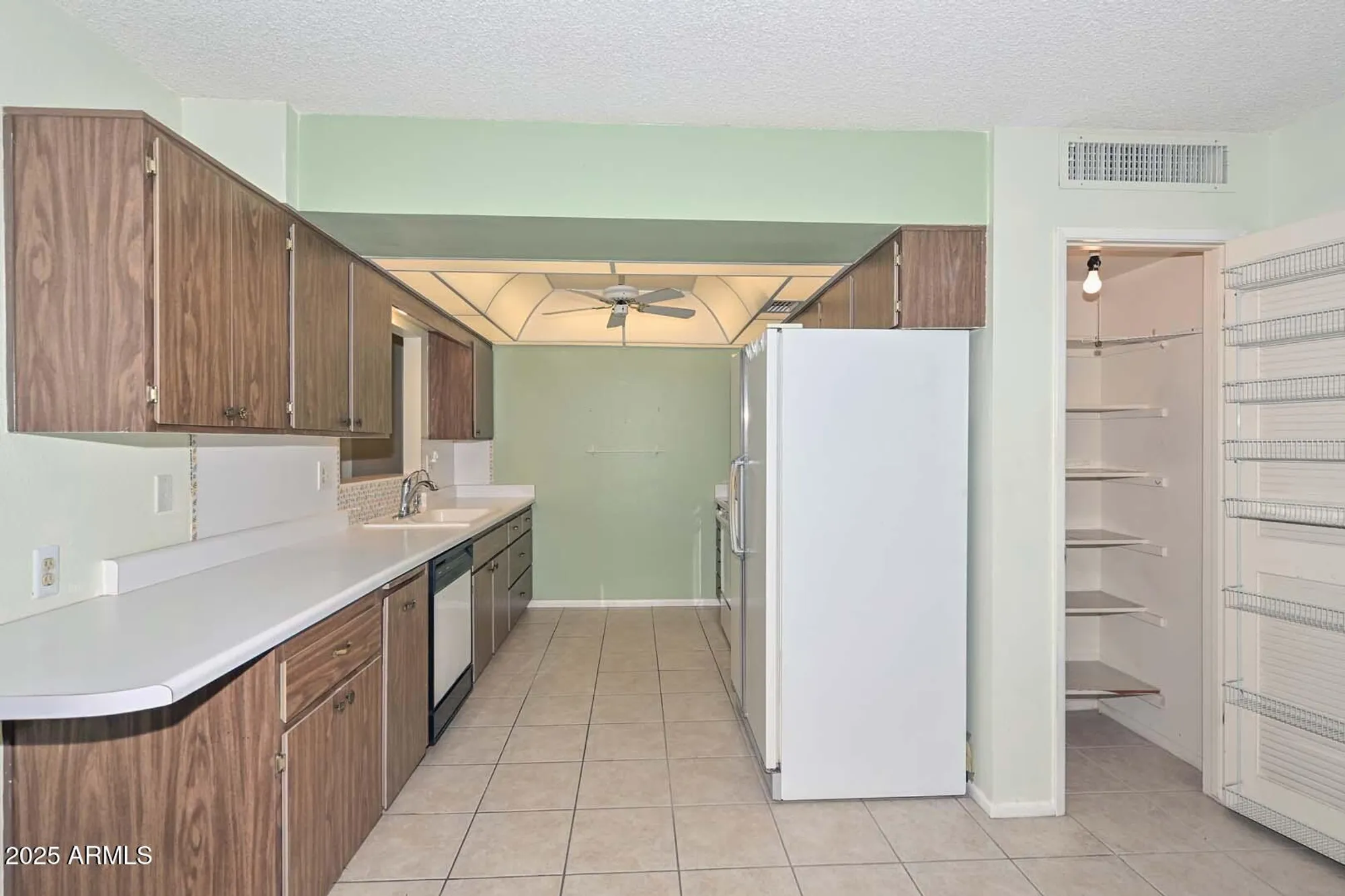 Property Slideshow image 4 of 57 | 9414 w newport dr # 25, Sun City, AZ, 85351