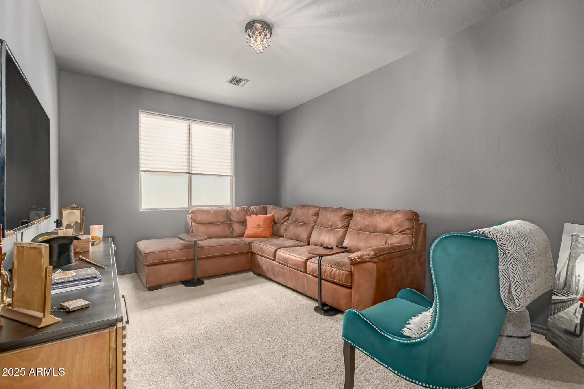Property Slideshow image 10 of 48 | 724 e snowy farm dr, Queen Creek, AZ, 85140