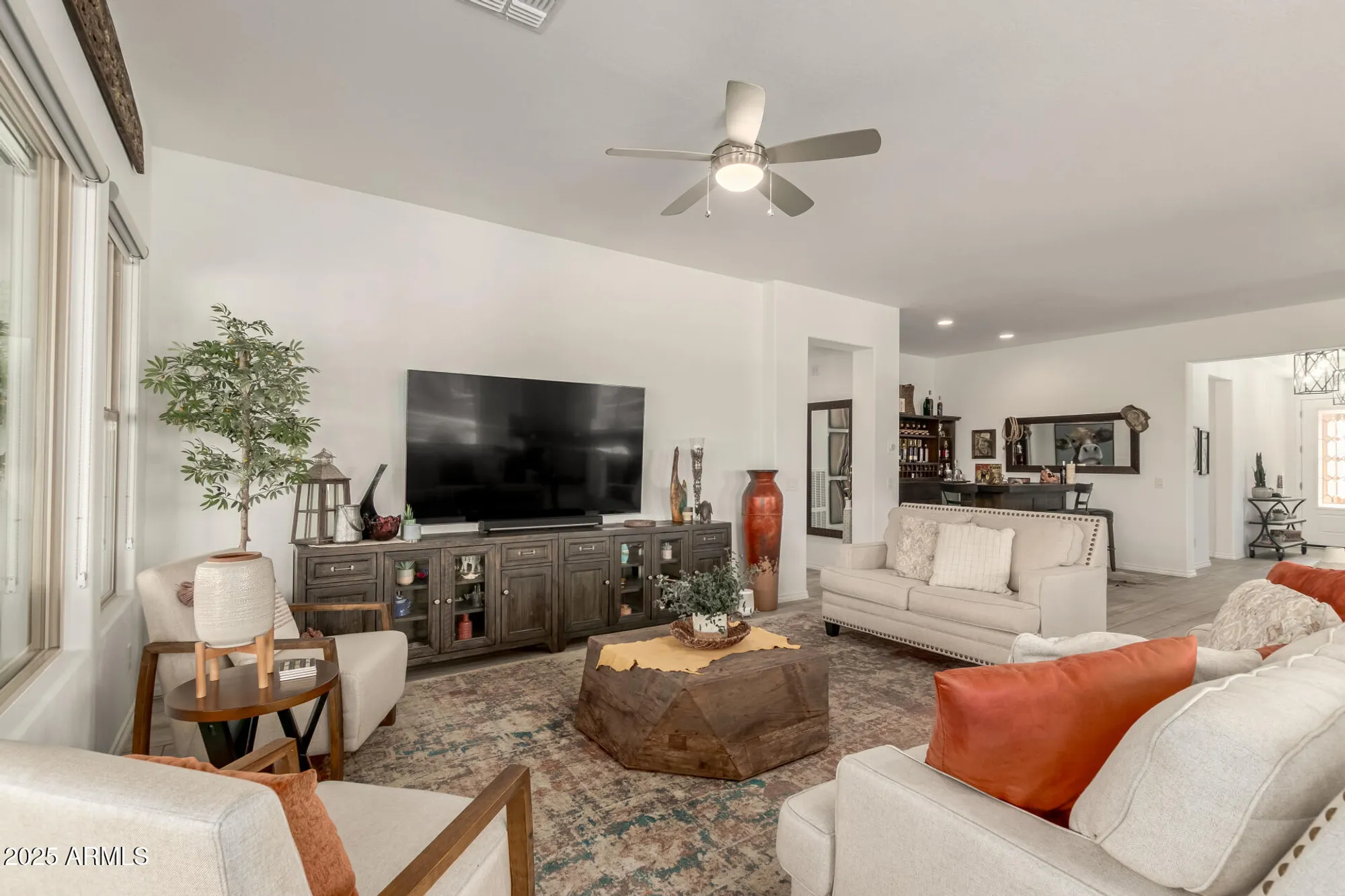 Property Slideshow image 12 of 48 | 724 e snowy farm dr, Queen Creek, AZ, 85140