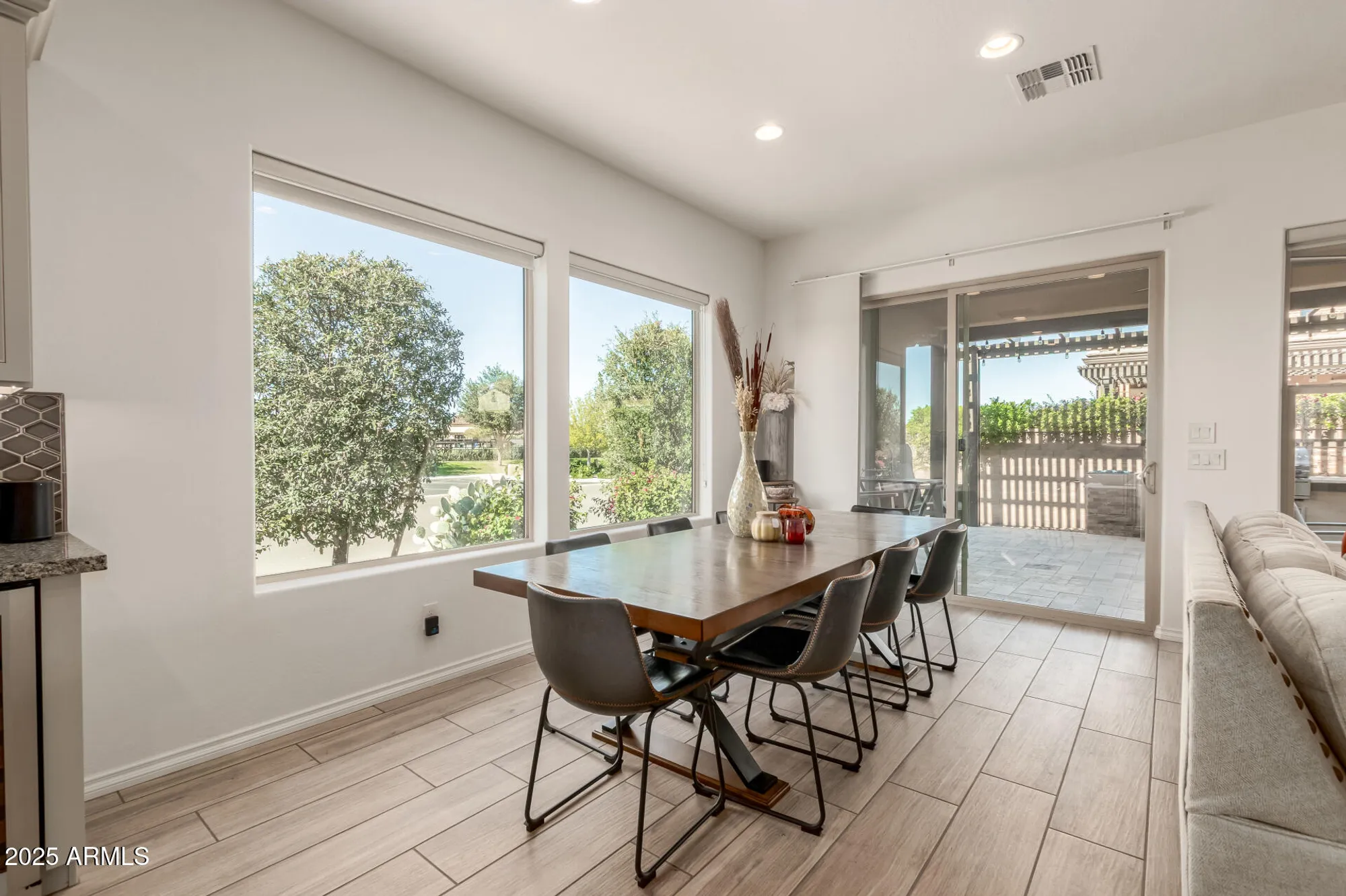 Property Slideshow image 15 of 48 | 724 e snowy farm dr, Queen Creek, AZ, 85140