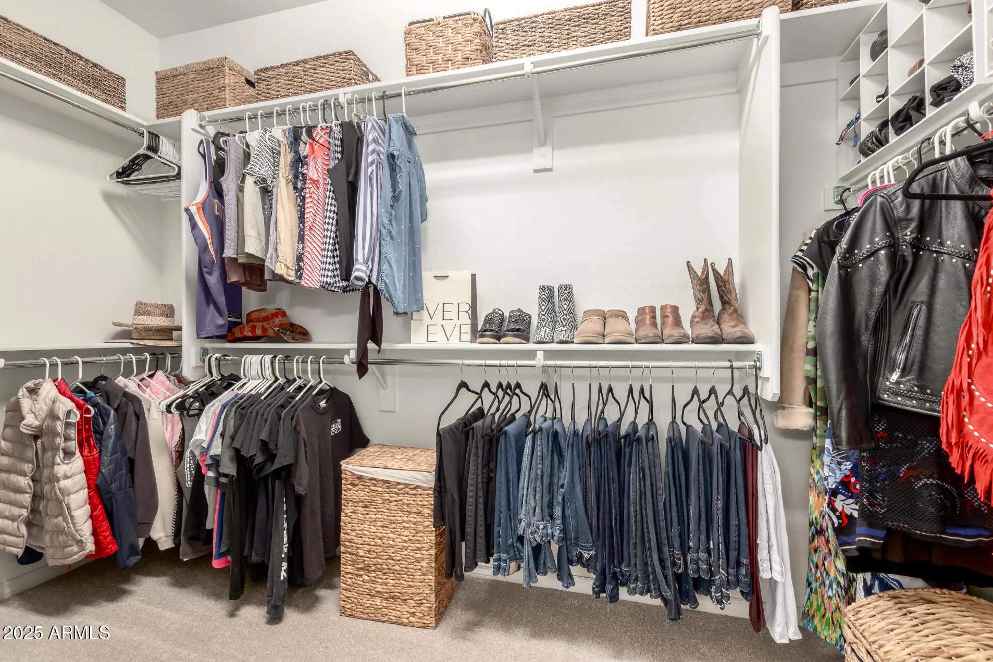 Property Slideshow image 26 of 48 | 724 e snowy farm dr, Queen Creek, AZ, 85140