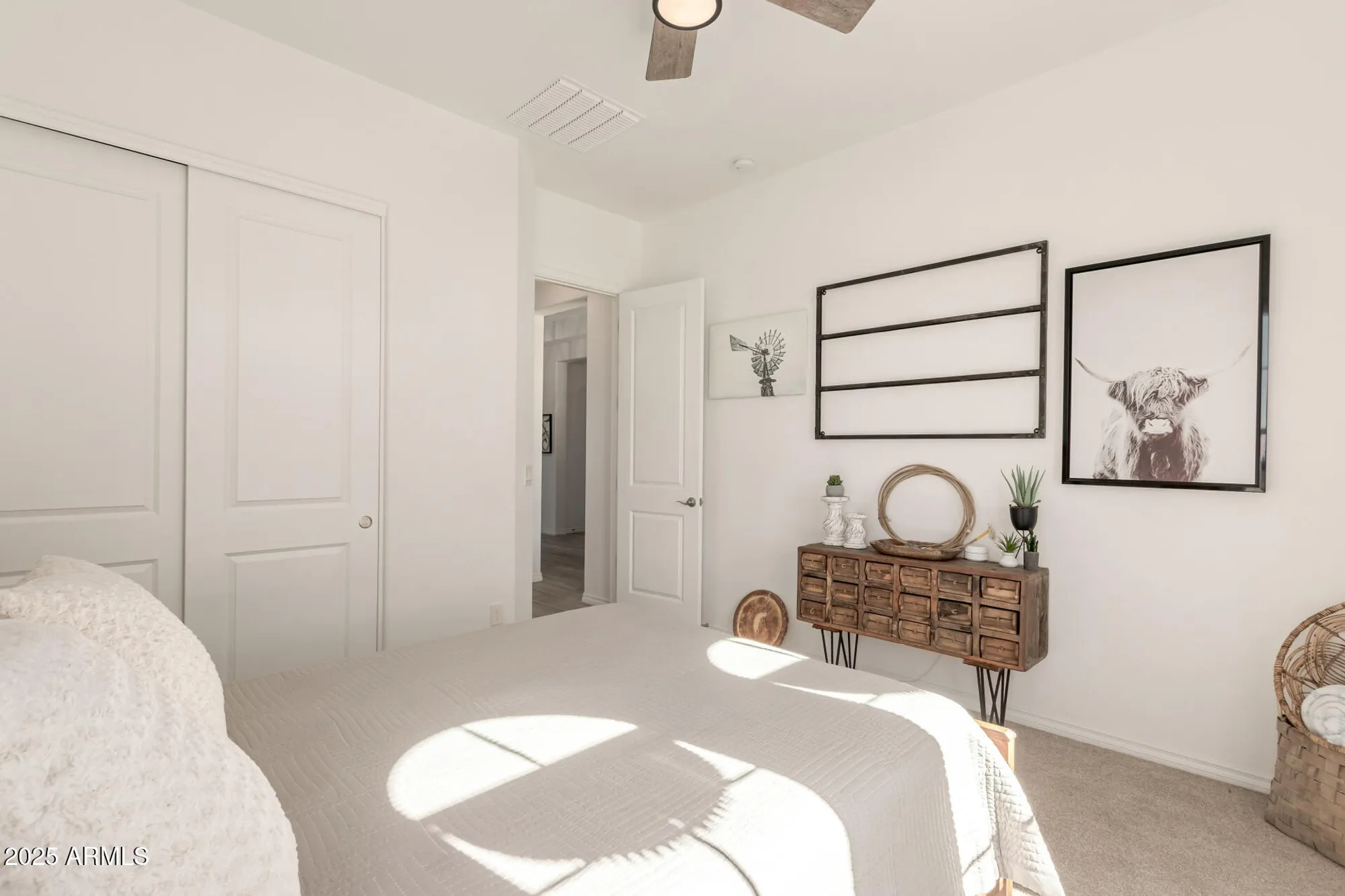 Property Slideshow image 28 of 48 | 724 e snowy farm dr, Queen Creek, AZ, 85140