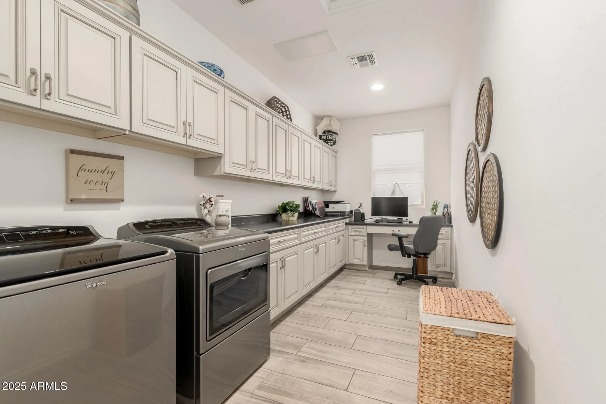 Property Slideshow image 30 of 48 | 724 e snowy farm dr, Queen Creek, AZ, 85140