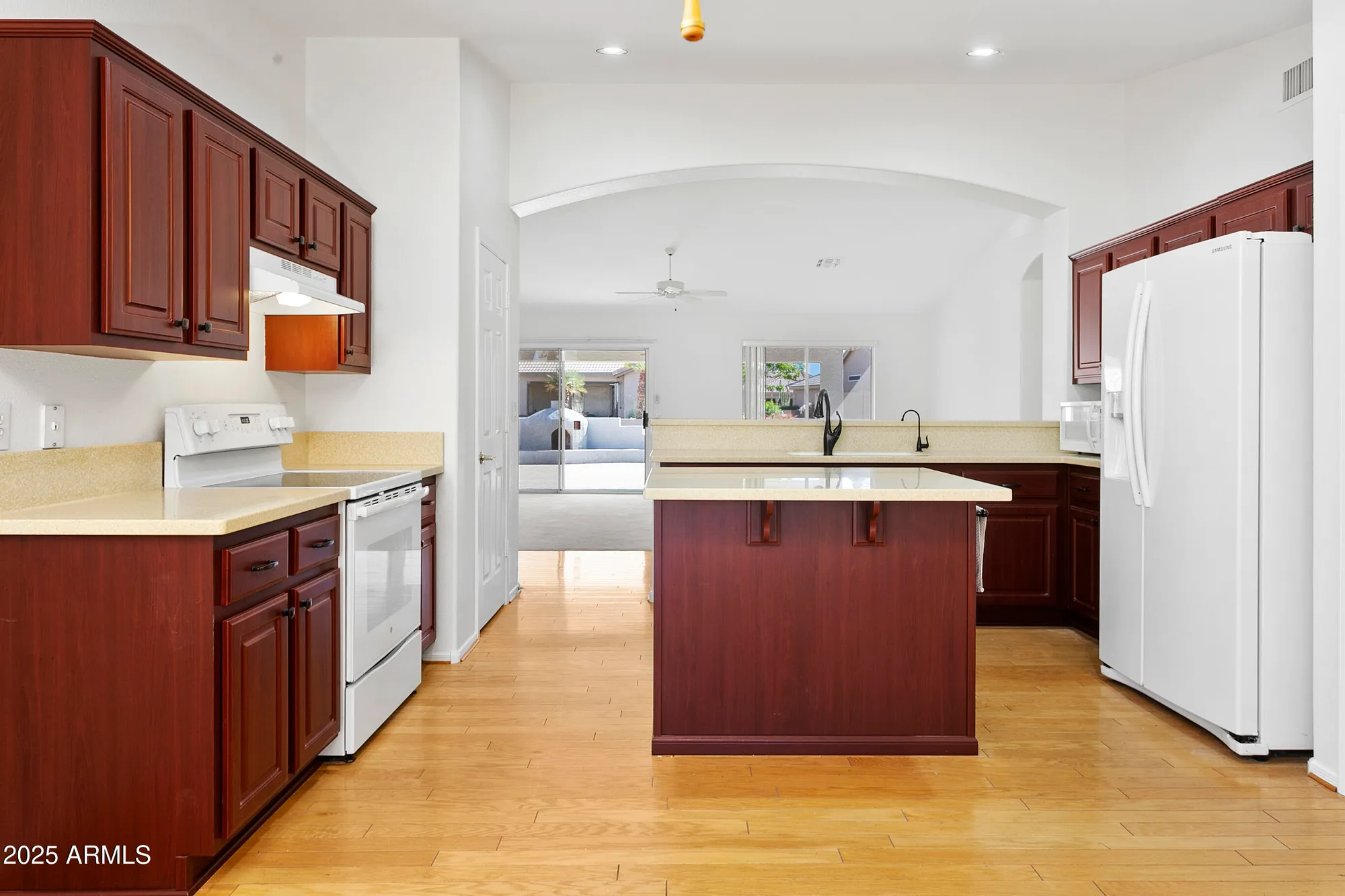 Property Slideshow image 10 of 25 | 23811 s berrybrook dr, Sun Lakes, AZ, 85248