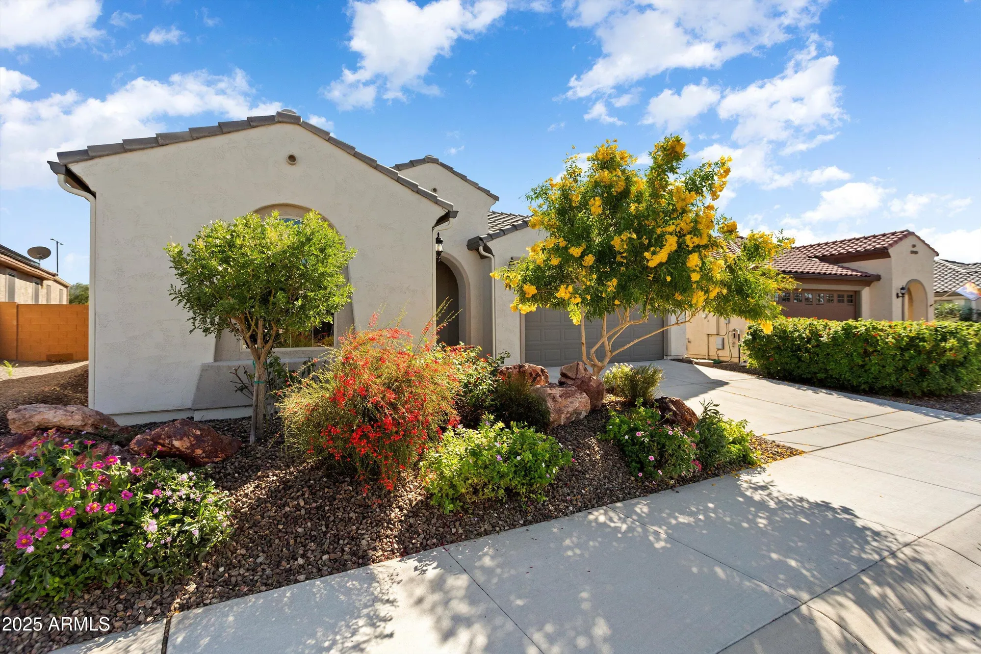 Property Slideshow image 3 of 42 | 27375 w wahalla ln, Buckeye, AZ, 85396