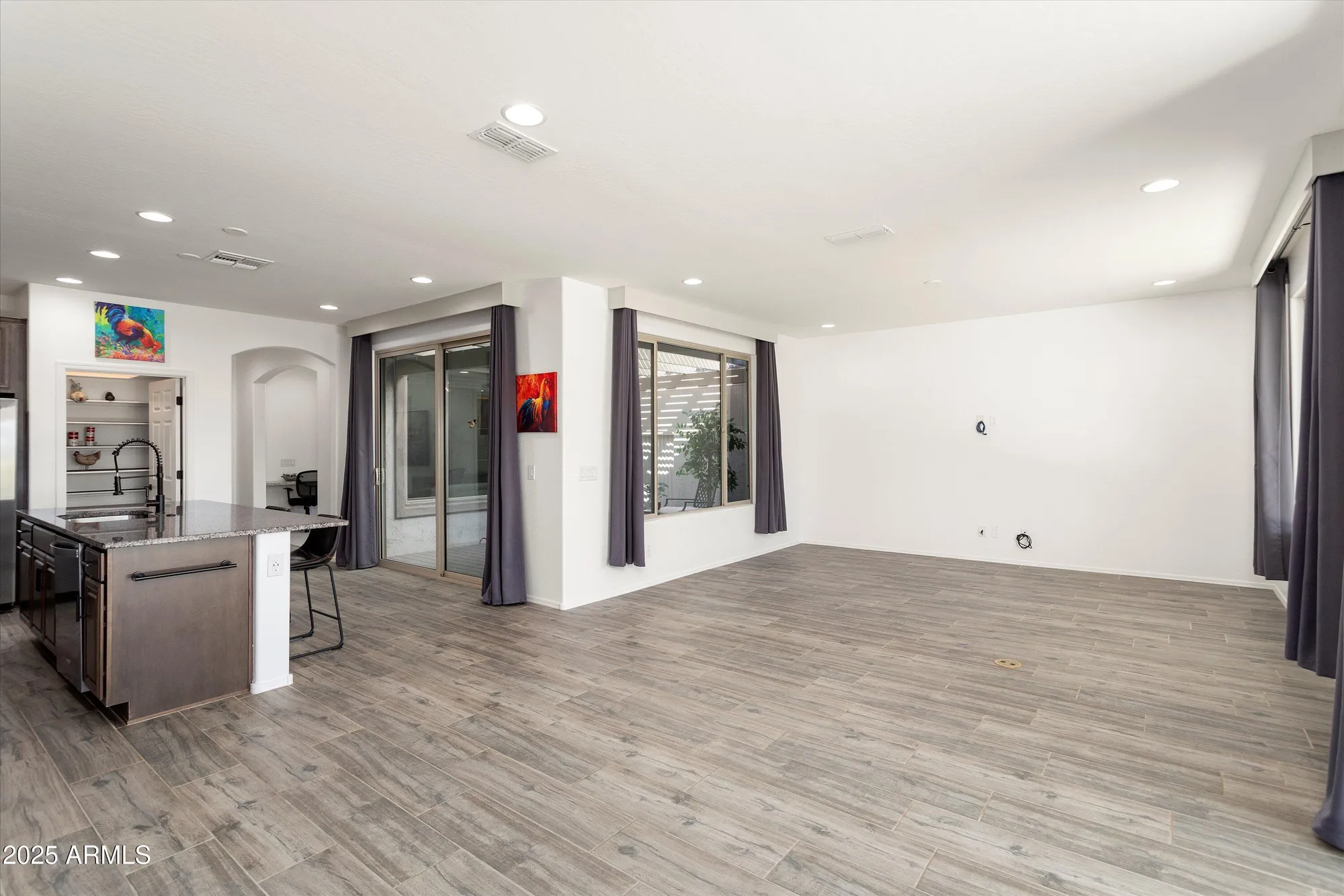 Property Slideshow image 17 of 42 | 27375 w wahalla ln, Buckeye, AZ, 85396