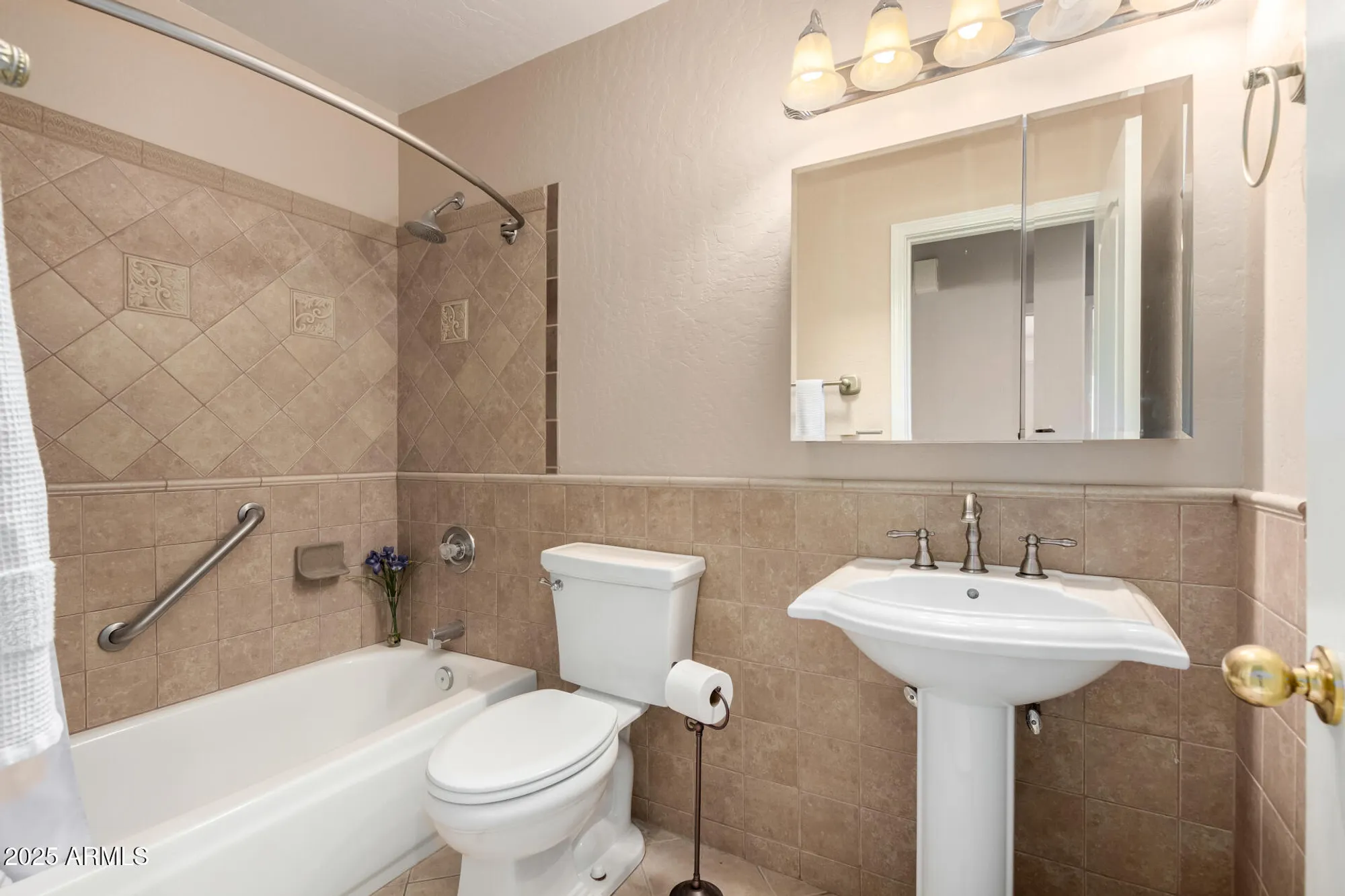 Property Slideshow image 23 of 39 | 12841 s 46th st, Phoenix, AZ, 85044