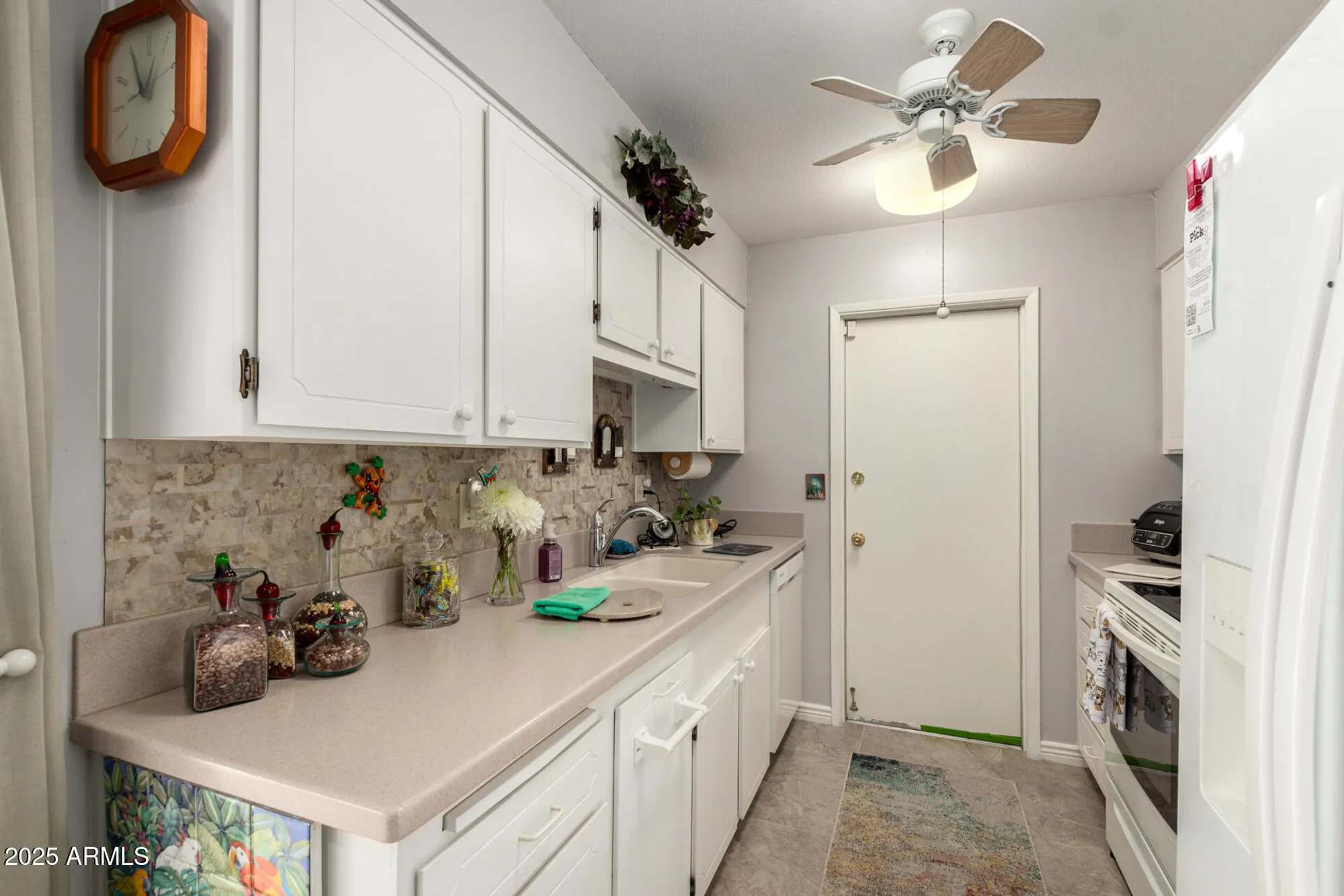 Property Slideshow image 14 of 32 | 10422 w ocotillo dr, Sun City, AZ, 85373