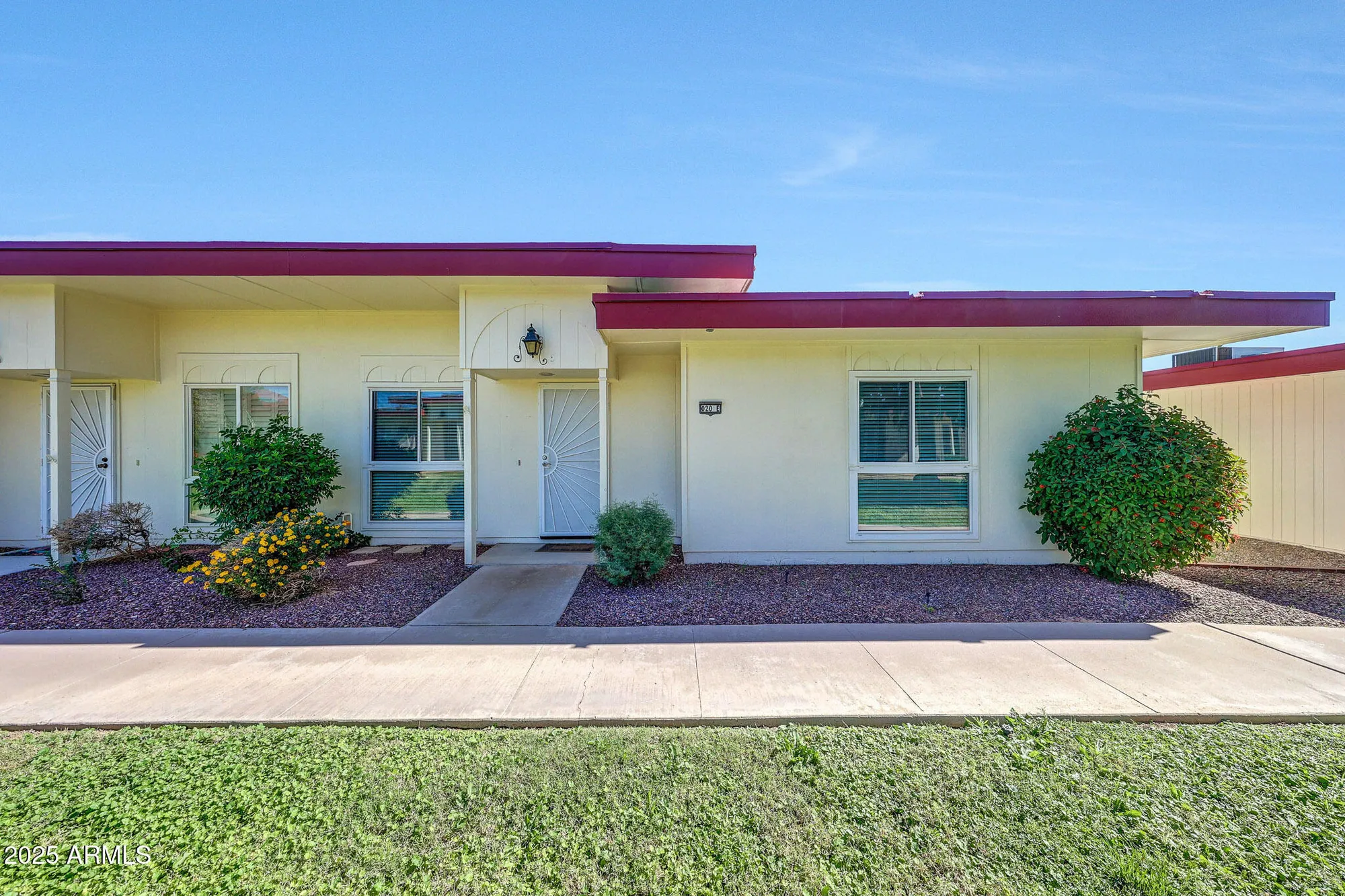 Property Slideshow image 7 of 43 | 10020 w royal oak rd e, Sun City, AZ, 85351