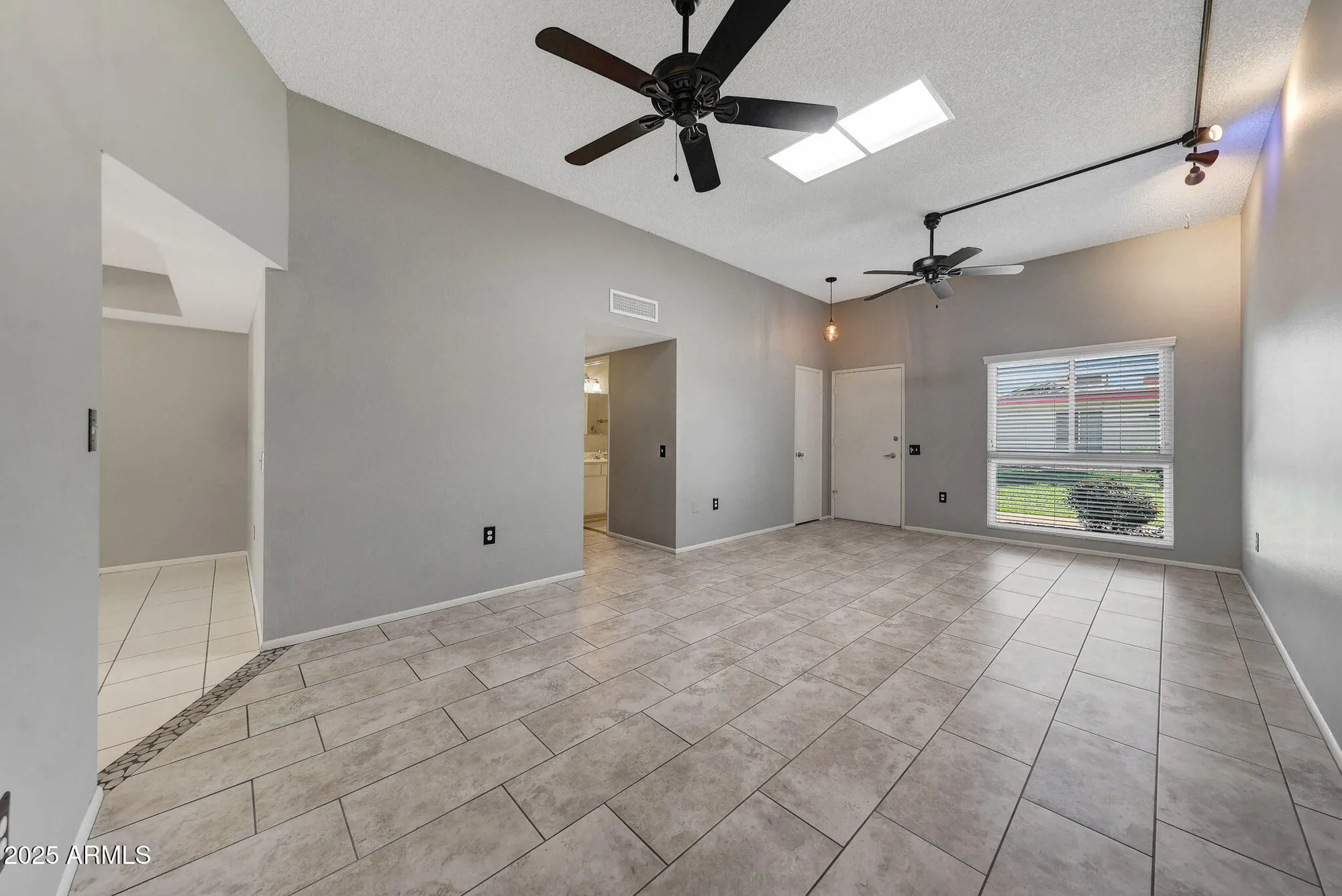 Property Slideshow image 12 of 43 | 10020 w royal oak rd e, Sun City, AZ, 85351