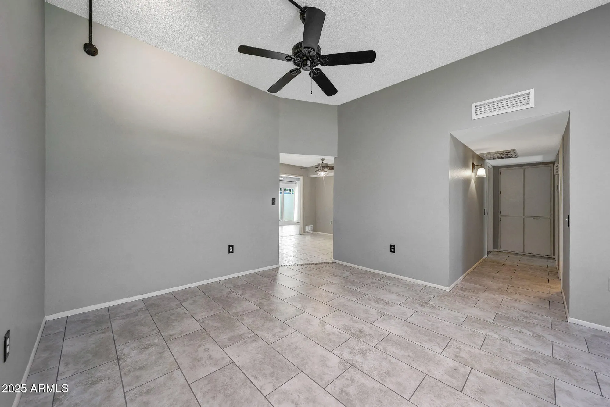 Property Slideshow image 13 of 43 | 10020 w royal oak rd e, Sun City, AZ, 85351