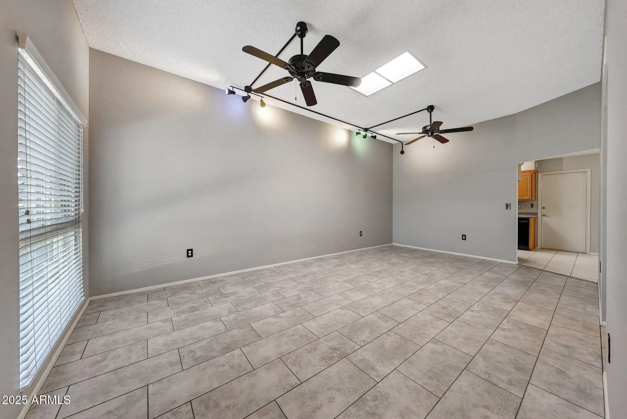 Property Slideshow image 15 of 43 | 10020 w royal oak rd e, Sun City, AZ, 85351