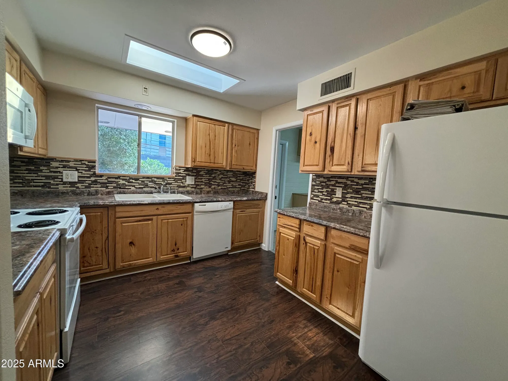 Property Slideshow image 8 of 30 | 619 n 67th pl, Mesa, AZ, 85205