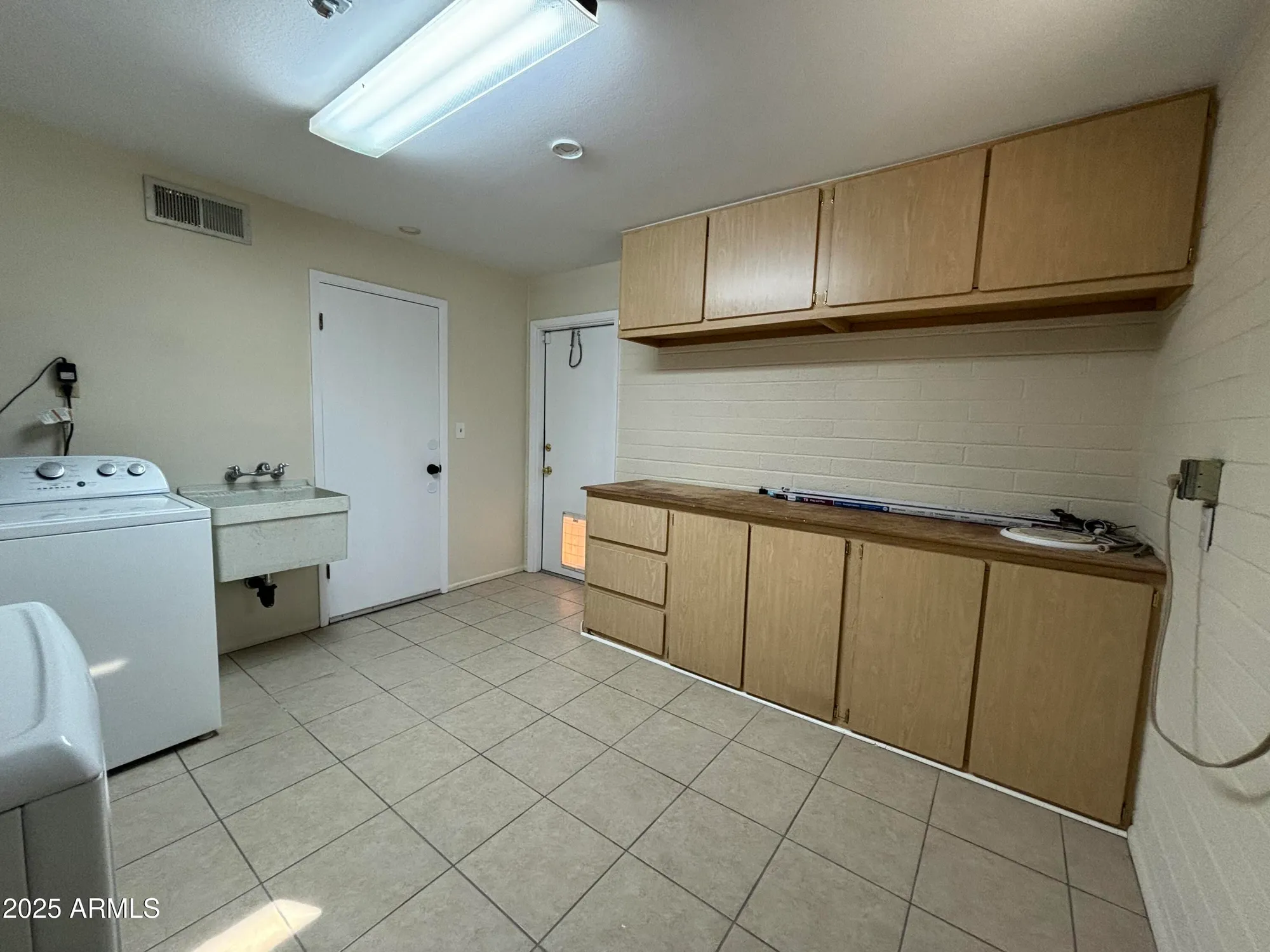 Property Slideshow image 16 of 30 | 619 n 67th pl, Mesa, AZ, 85205