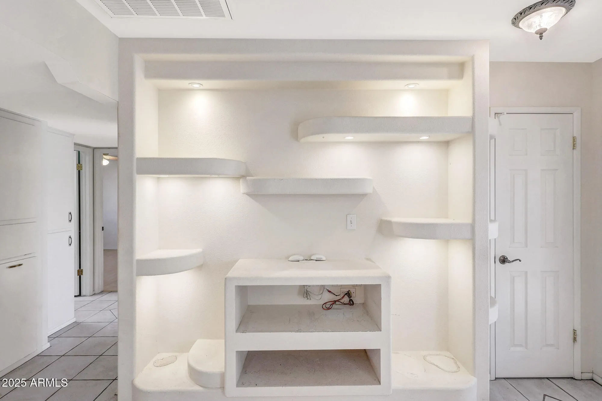 Property Slideshow image 12 of 53 | 10940 w white mountain rd, Sun City, AZ, 85351