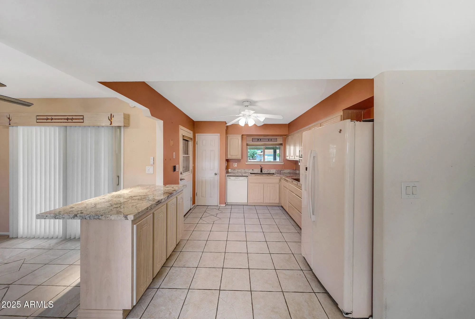 Property Slideshow image 16 of 53 | 10940 w white mountain rd, Sun City, AZ, 85351