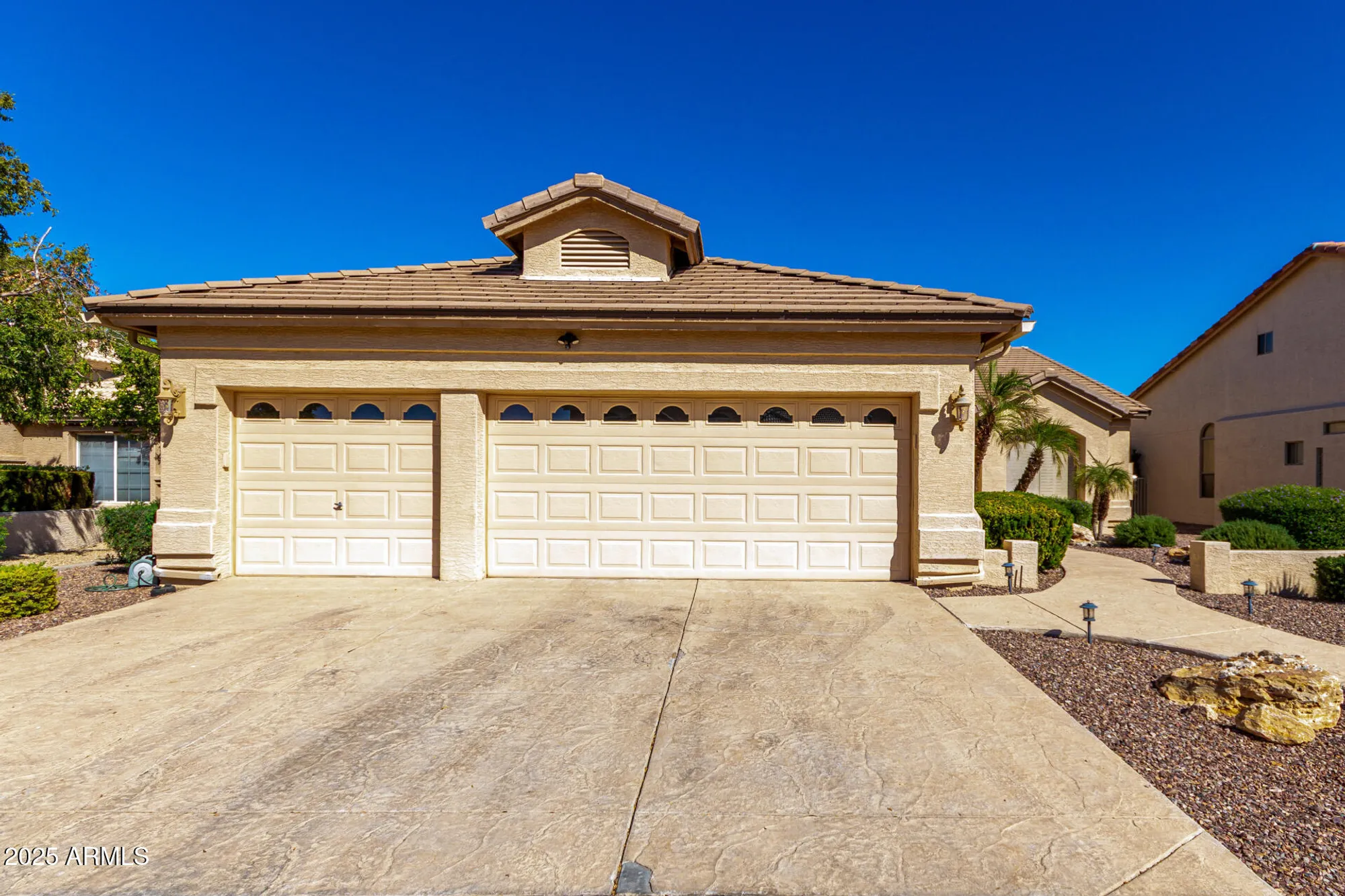 Property Slideshow image 2 of 54 | 9020 e cedar waxwing dr, Sun Lakes, AZ, 85248