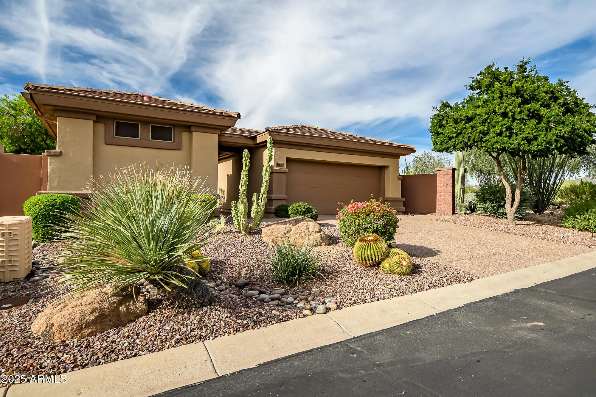 Property Slideshow image 3 of 36 | 41628 n cedar chase rd, Anthem, AZ, 85086