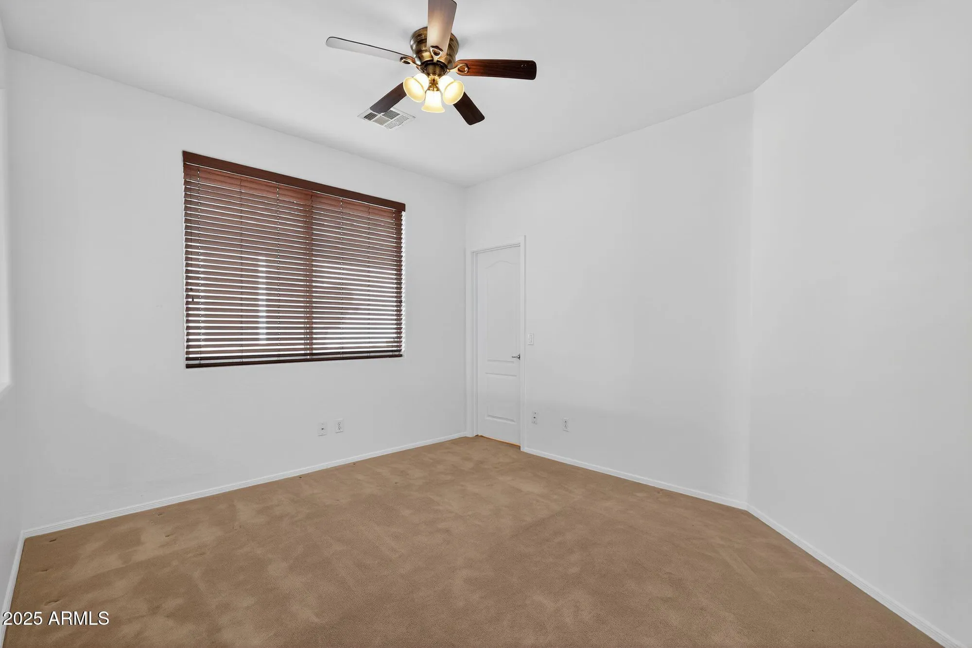 Property Slideshow image 8 of 26 | 22946 w desert bloom st, Buckeye, AZ, 85326
