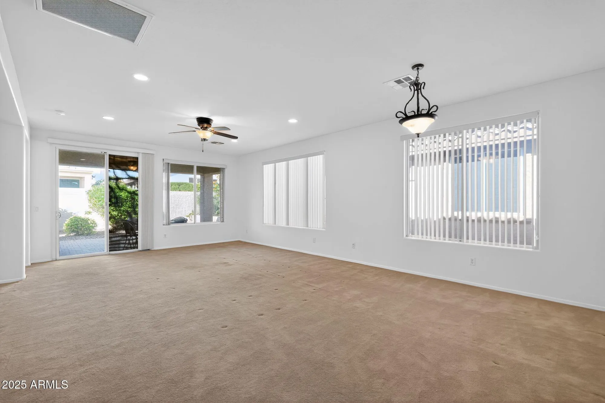 Property Slideshow image 6 of 26 | 22946 w desert bloom st, Buckeye, AZ, 85326