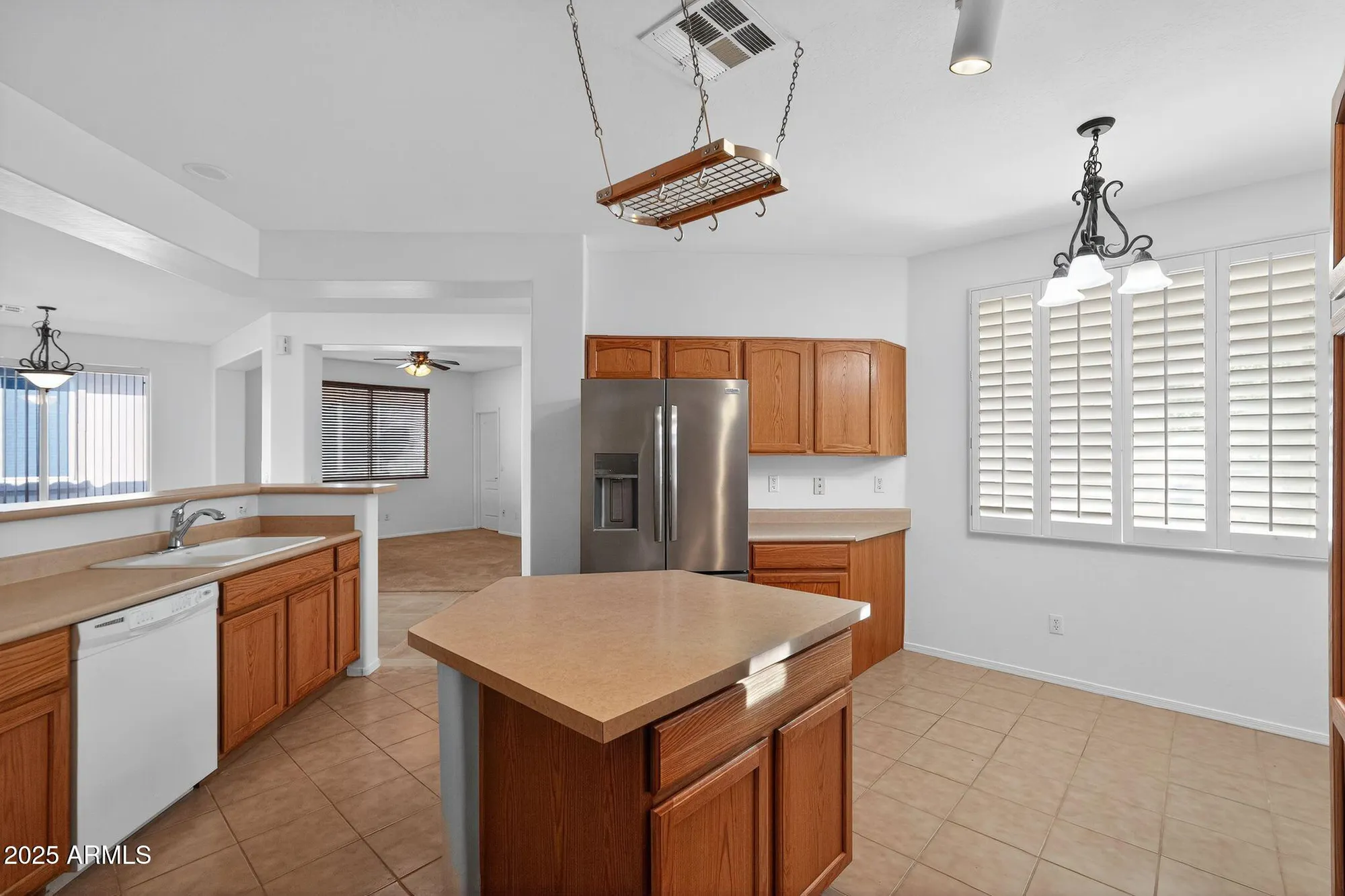 Property Slideshow image 21 of 26 | 22946 w desert bloom st, Buckeye, AZ, 85326