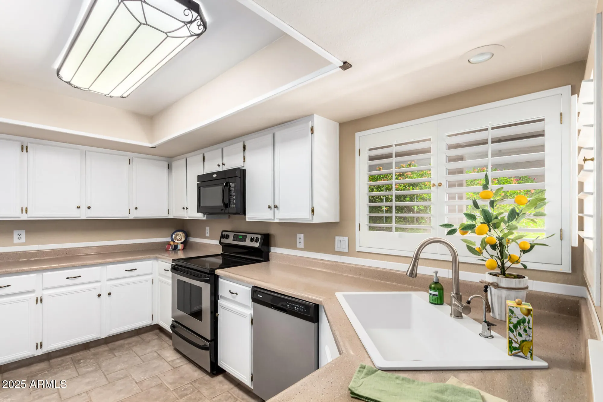 Property Slideshow image 21 of 53 | 10413 e silvertree dr, Sun Lakes, AZ, 85248