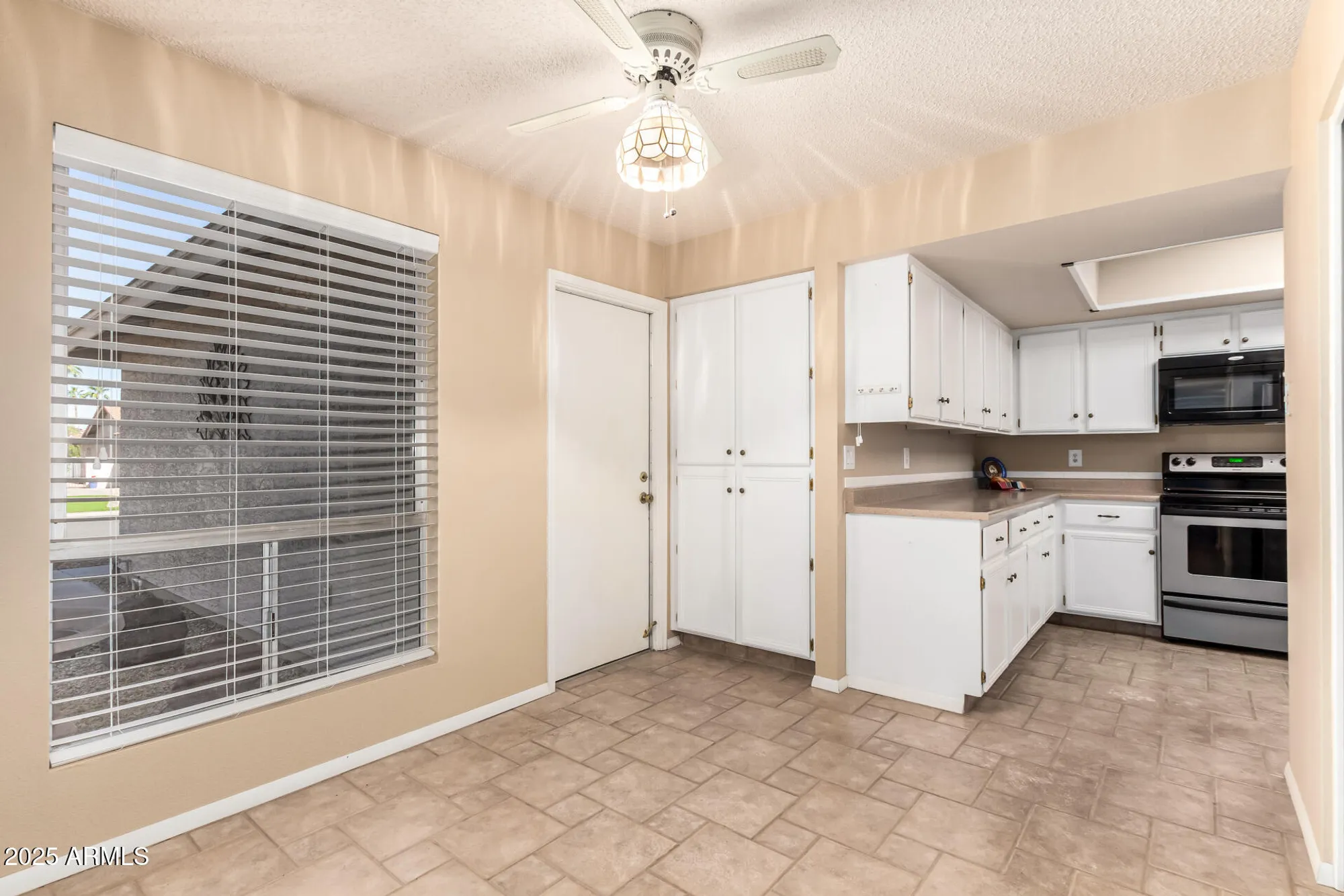 Property Slideshow image 17 of 53 | 10413 e silvertree dr, Sun Lakes, AZ, 85248