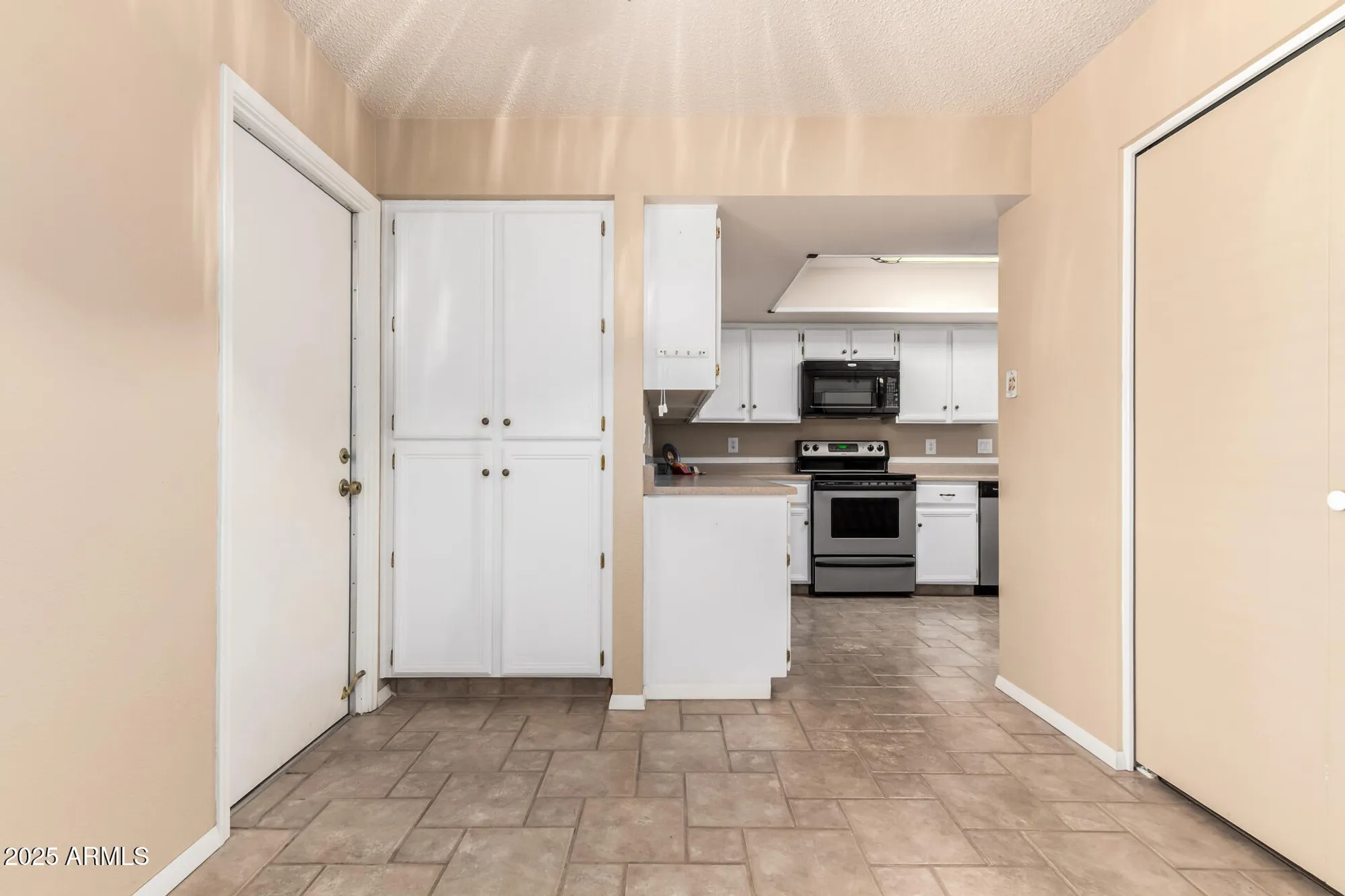 Property Slideshow image 18 of 53 | 10413 e silvertree dr, Sun Lakes, AZ, 85248