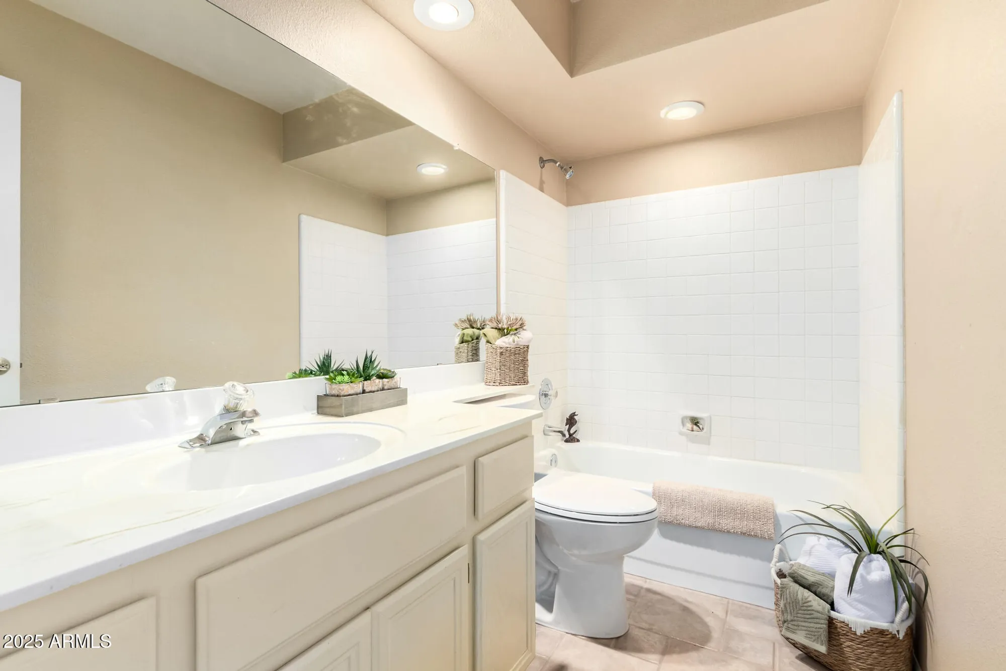 Property Slideshow image 34 of 53 | 10413 e silvertree dr, Sun Lakes, AZ, 85248