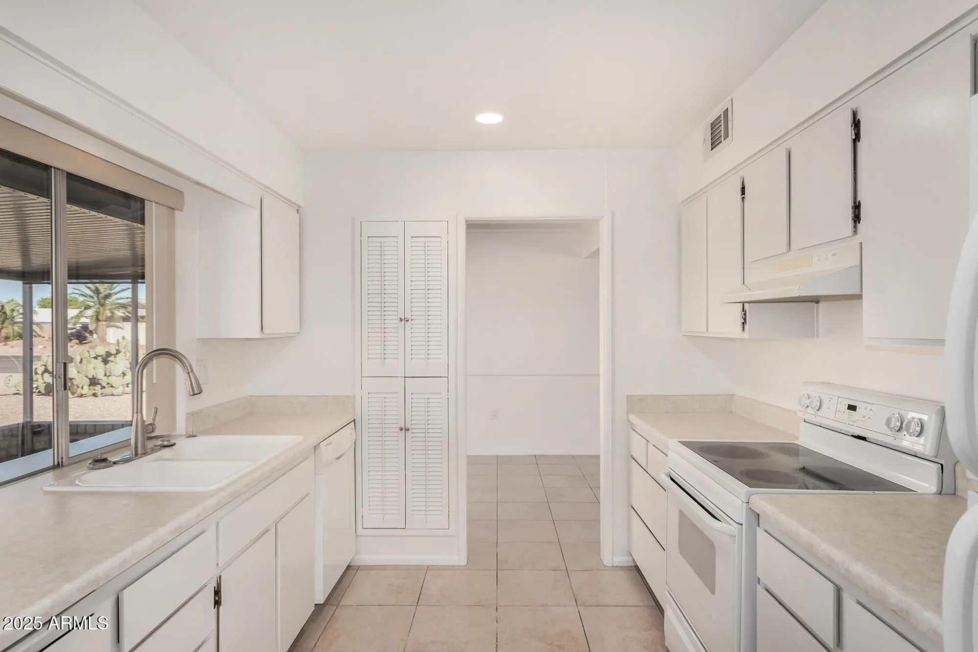 Property Slideshow image 14 of 29 | 9428 w cedar hill cir, Sun City, AZ, 85351