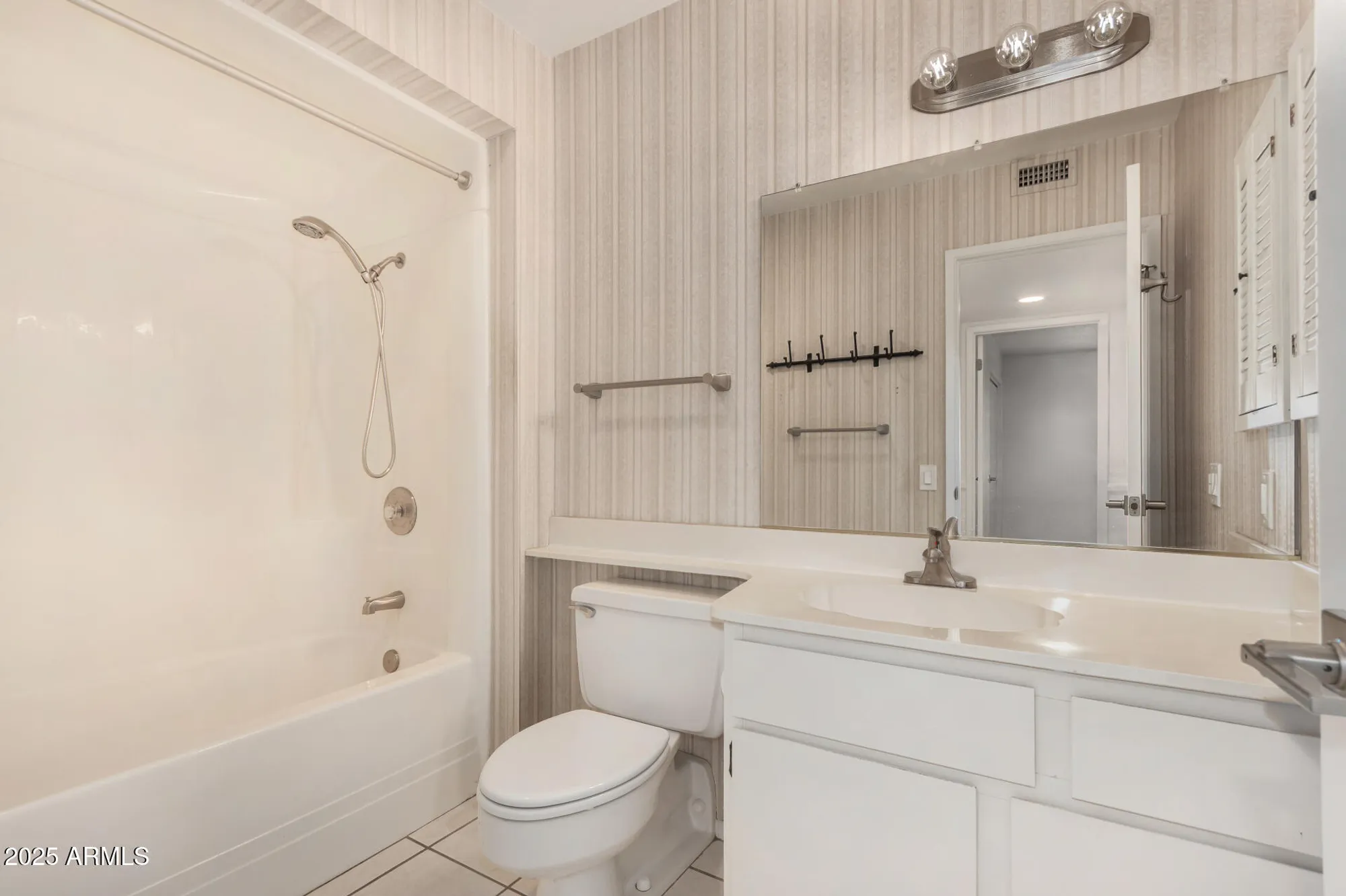 Property Slideshow image 22 of 29 | 9428 w cedar hill cir, Sun City, AZ, 85351