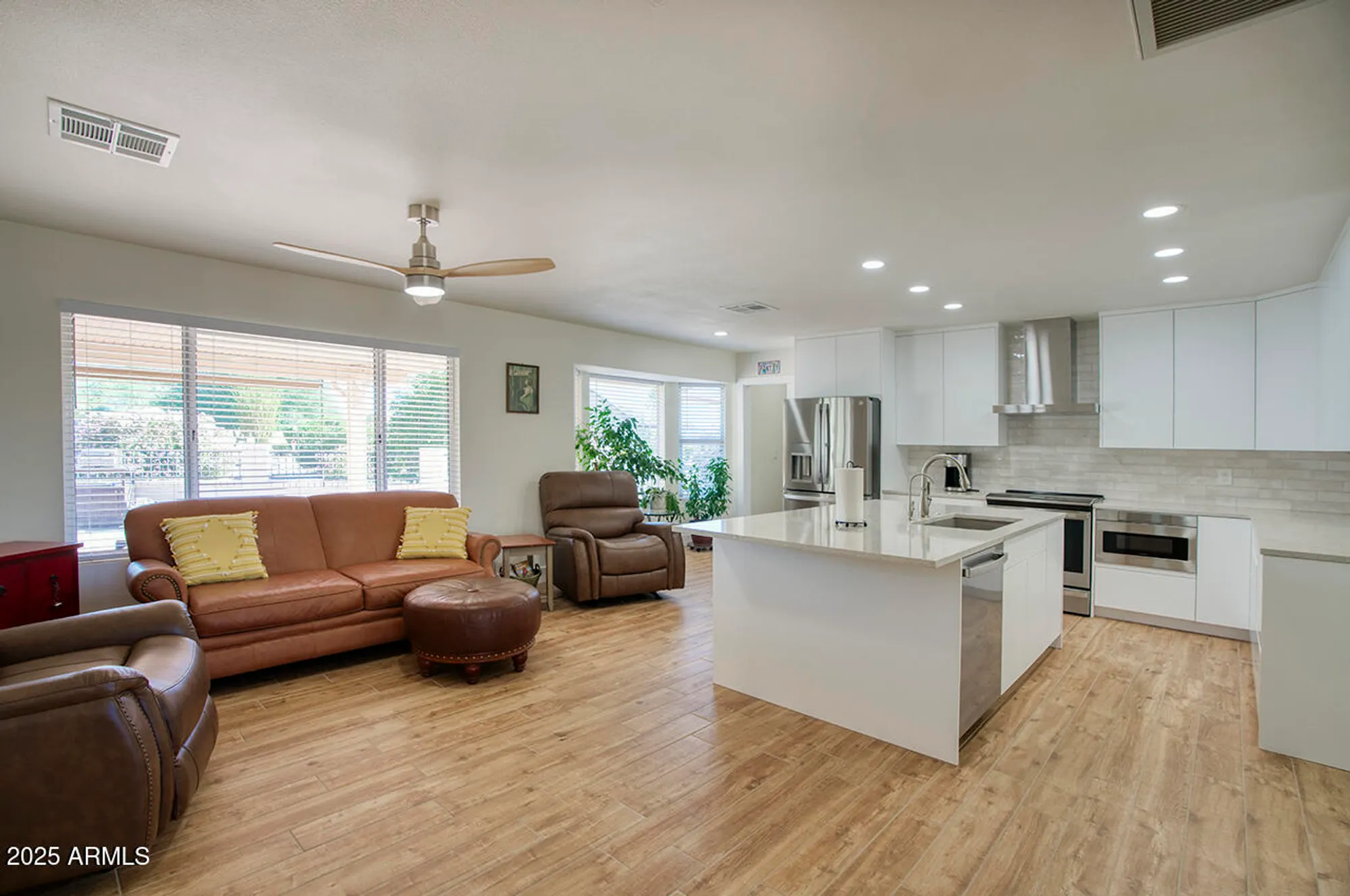 Property Slideshow image 7 of 26 | 21627 n 139th dr, Sun City West, AZ, 85375