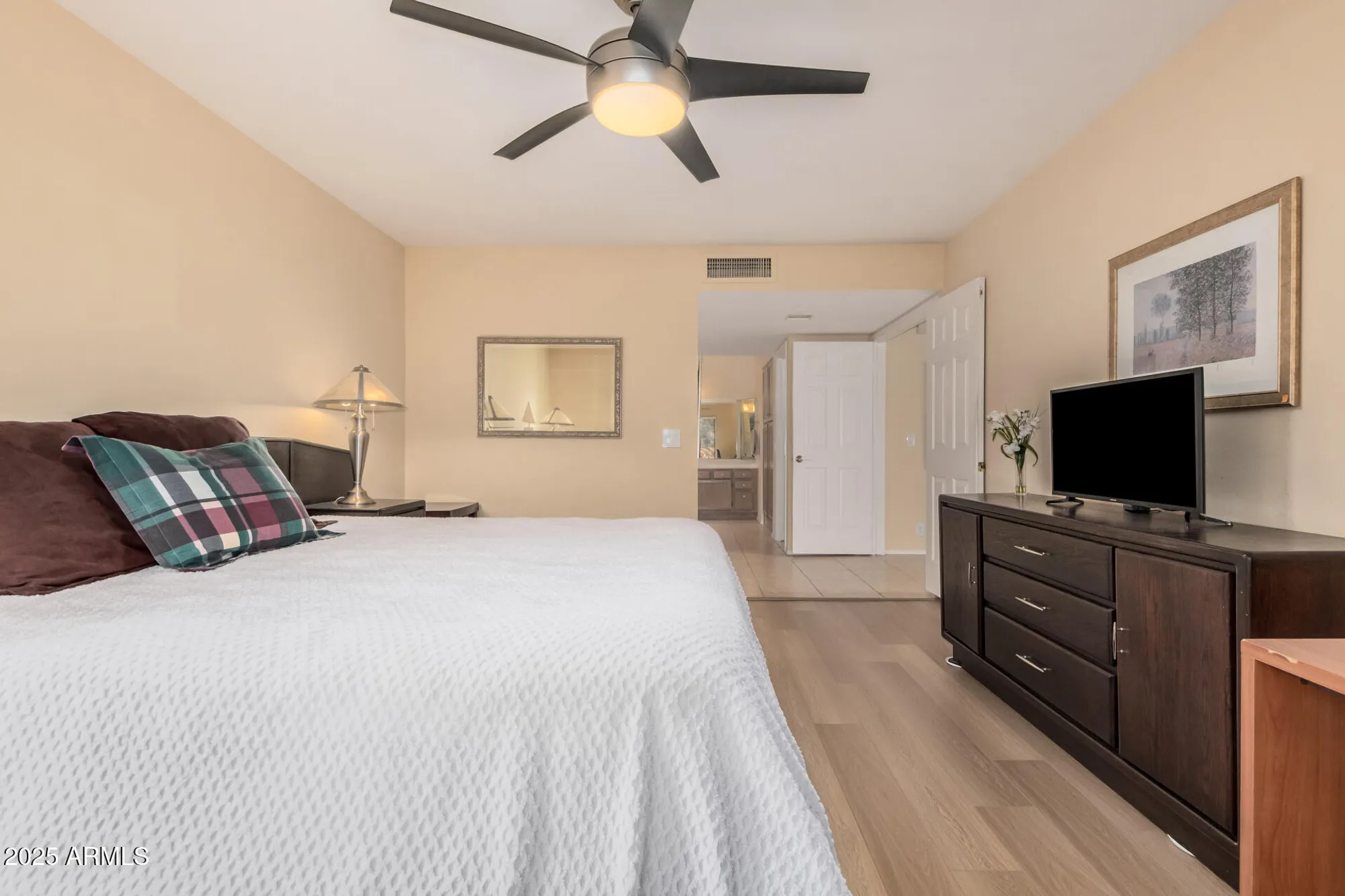 Property Slideshow image 13 of 28 | 19220 n 93rd ave, Peoria, AZ, 85382