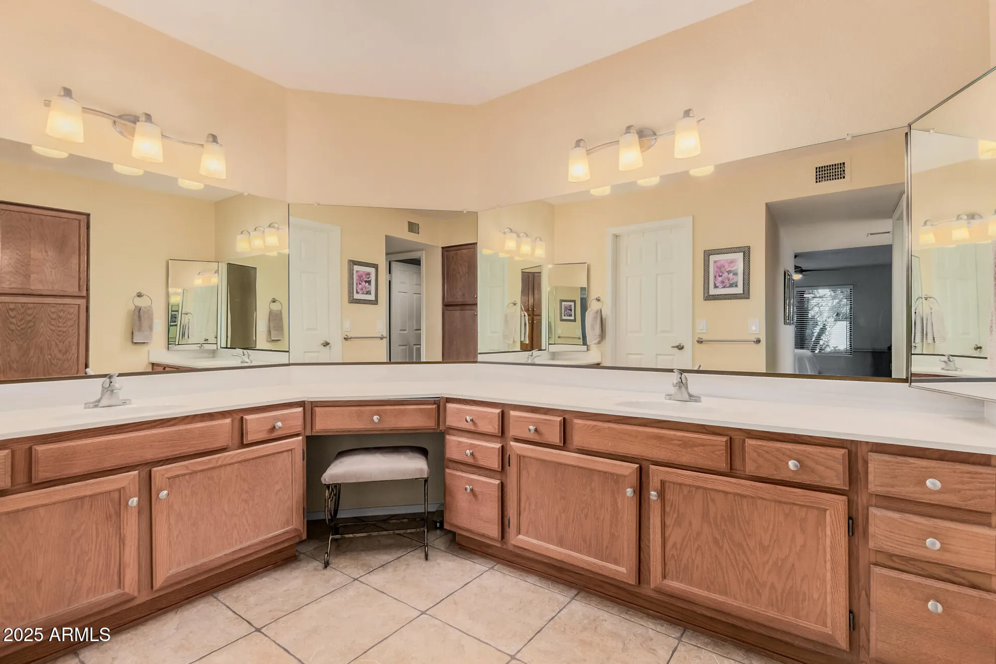 Property Slideshow image 4 of 28 | 19220 n 93rd ave, Peoria, AZ, 85382