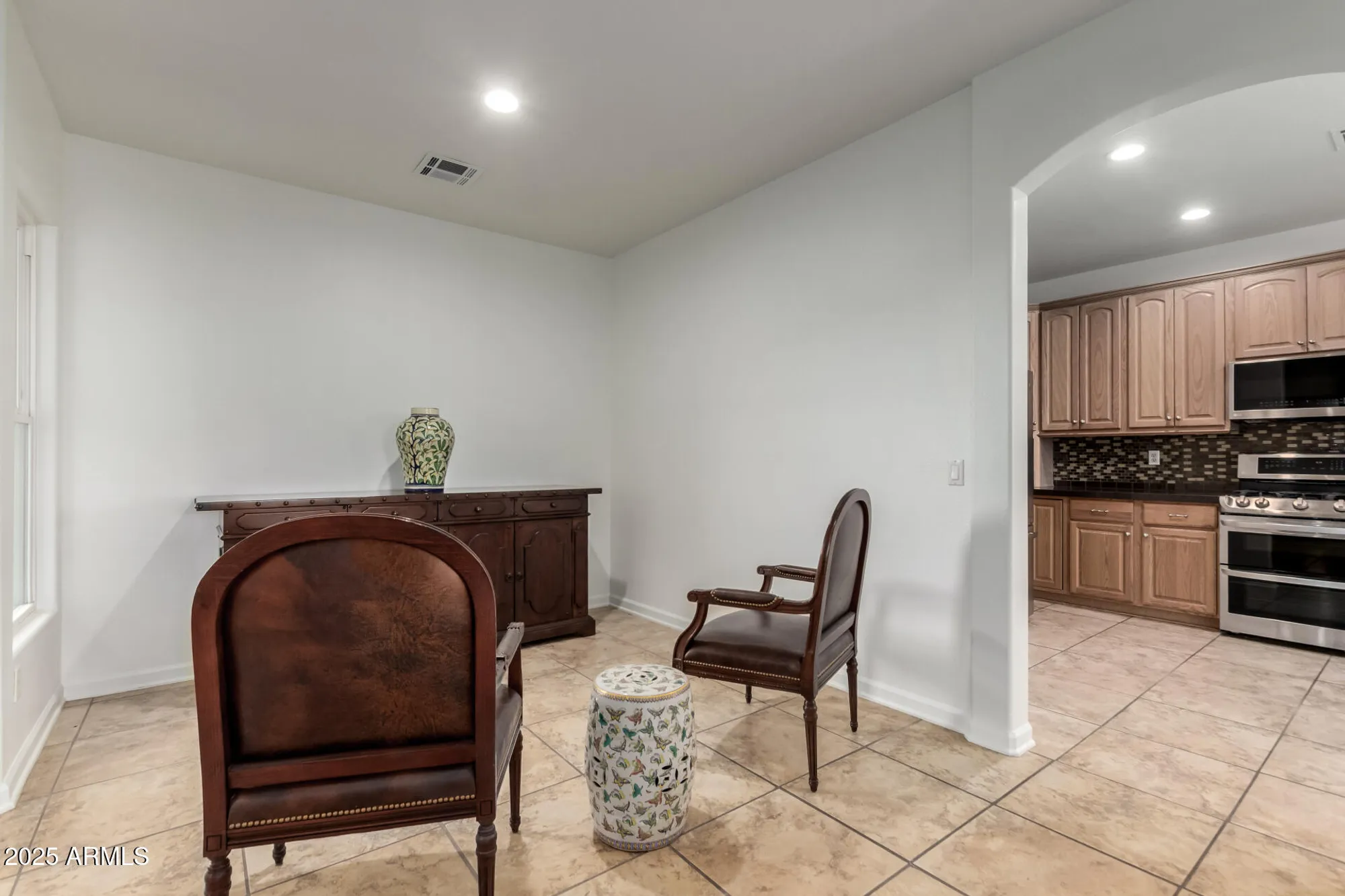 Property Slideshow image 13 of 47 | 1423 e peach tree dr, Chandler, AZ, 85249