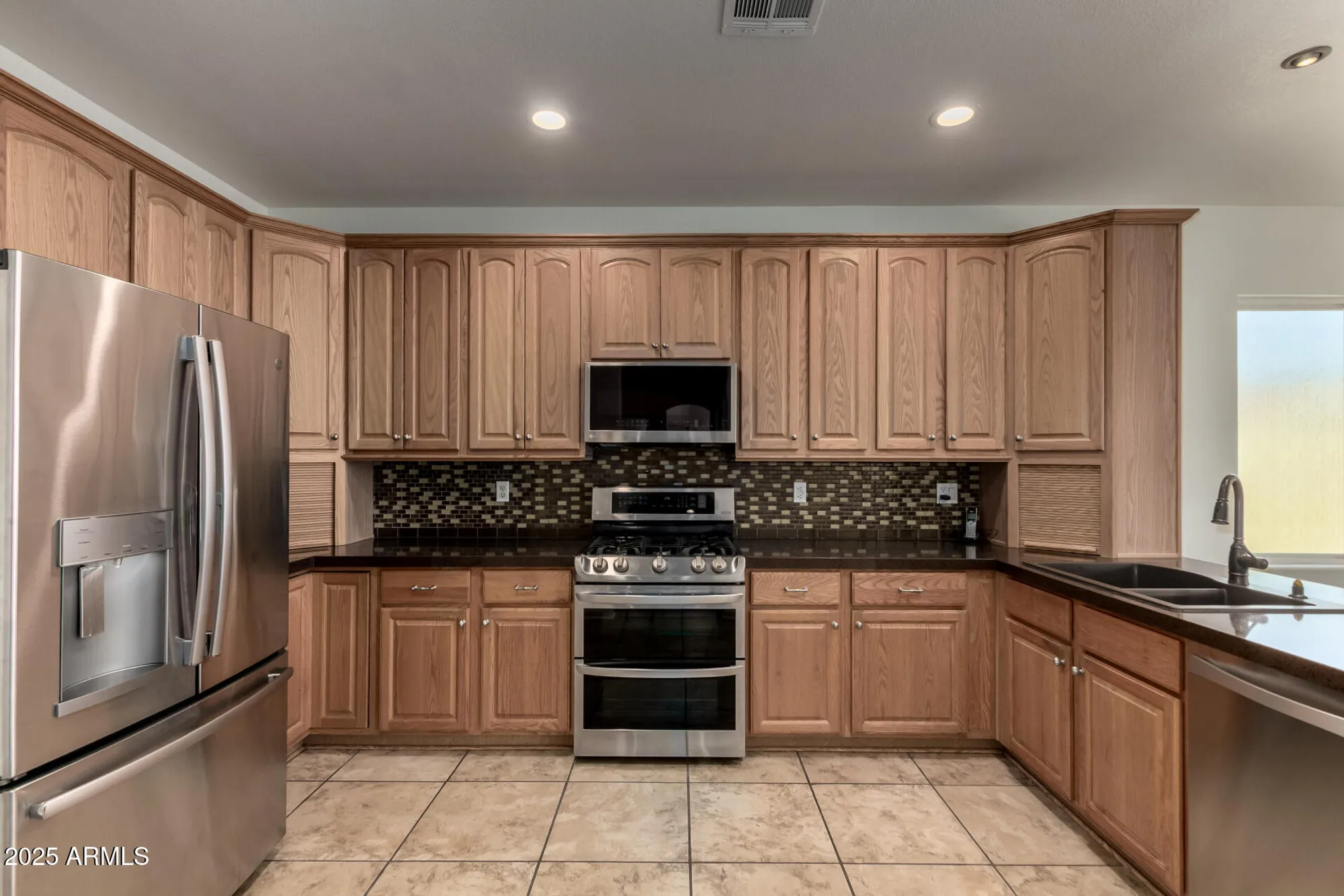 Property Slideshow image 9 of 47 | 1423 e peach tree dr, Chandler, AZ, 85249