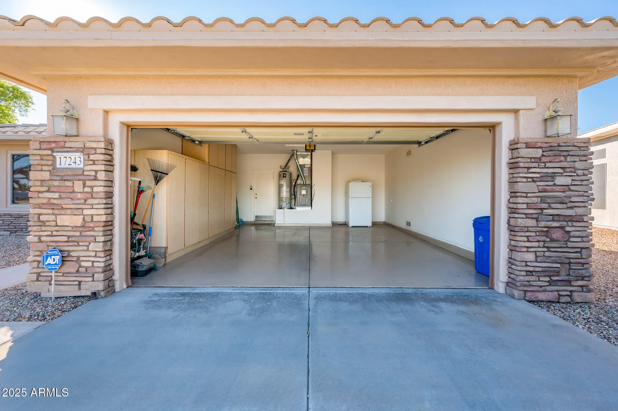 Property Slideshow image 30 of 41 | 17243 w imperial ln, Surprise, AZ, 85387
