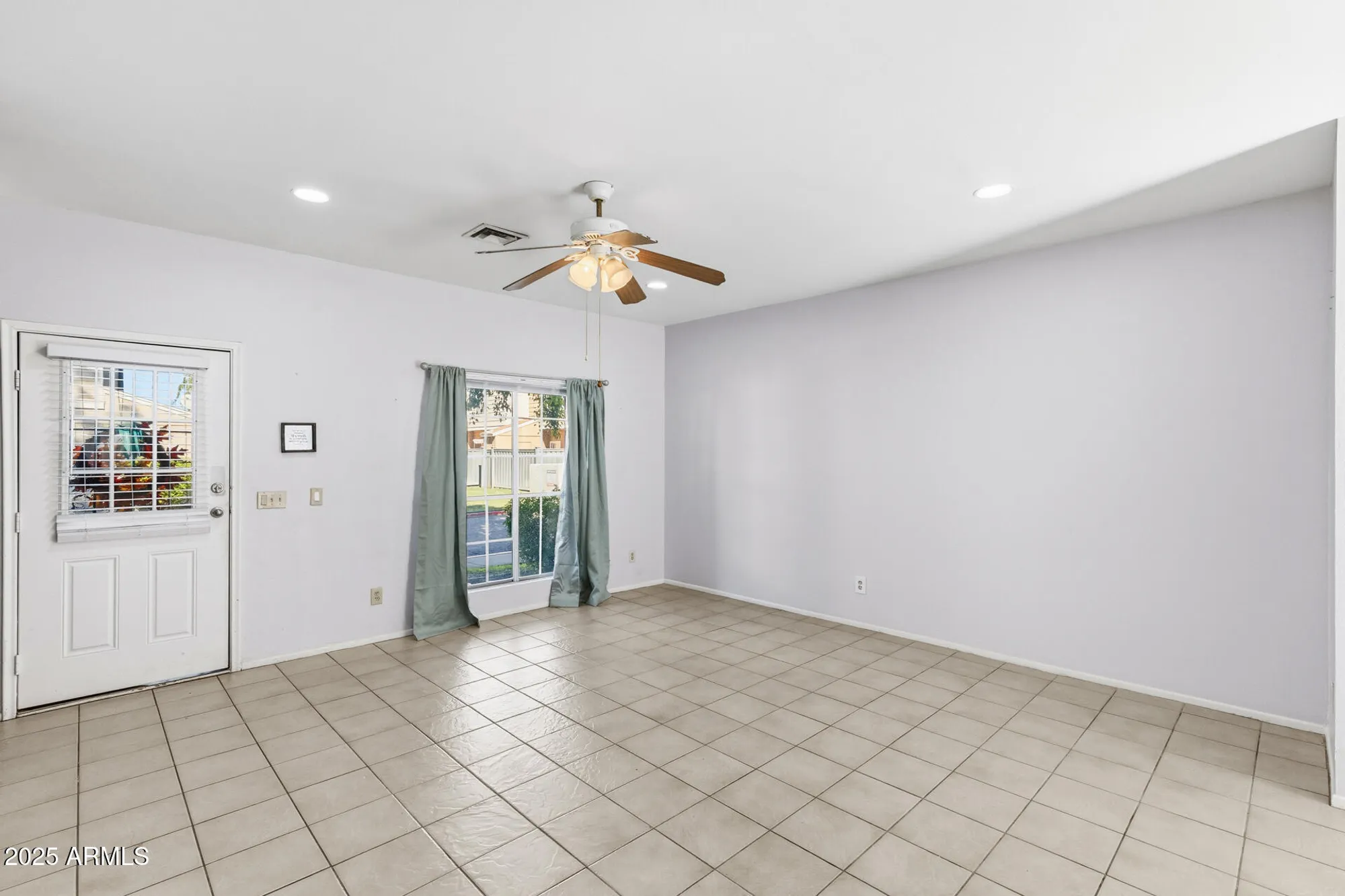 Property Slideshow image 14 of 40 | 3411 w morrow dr unit 2, Phoenix, AZ, 85027