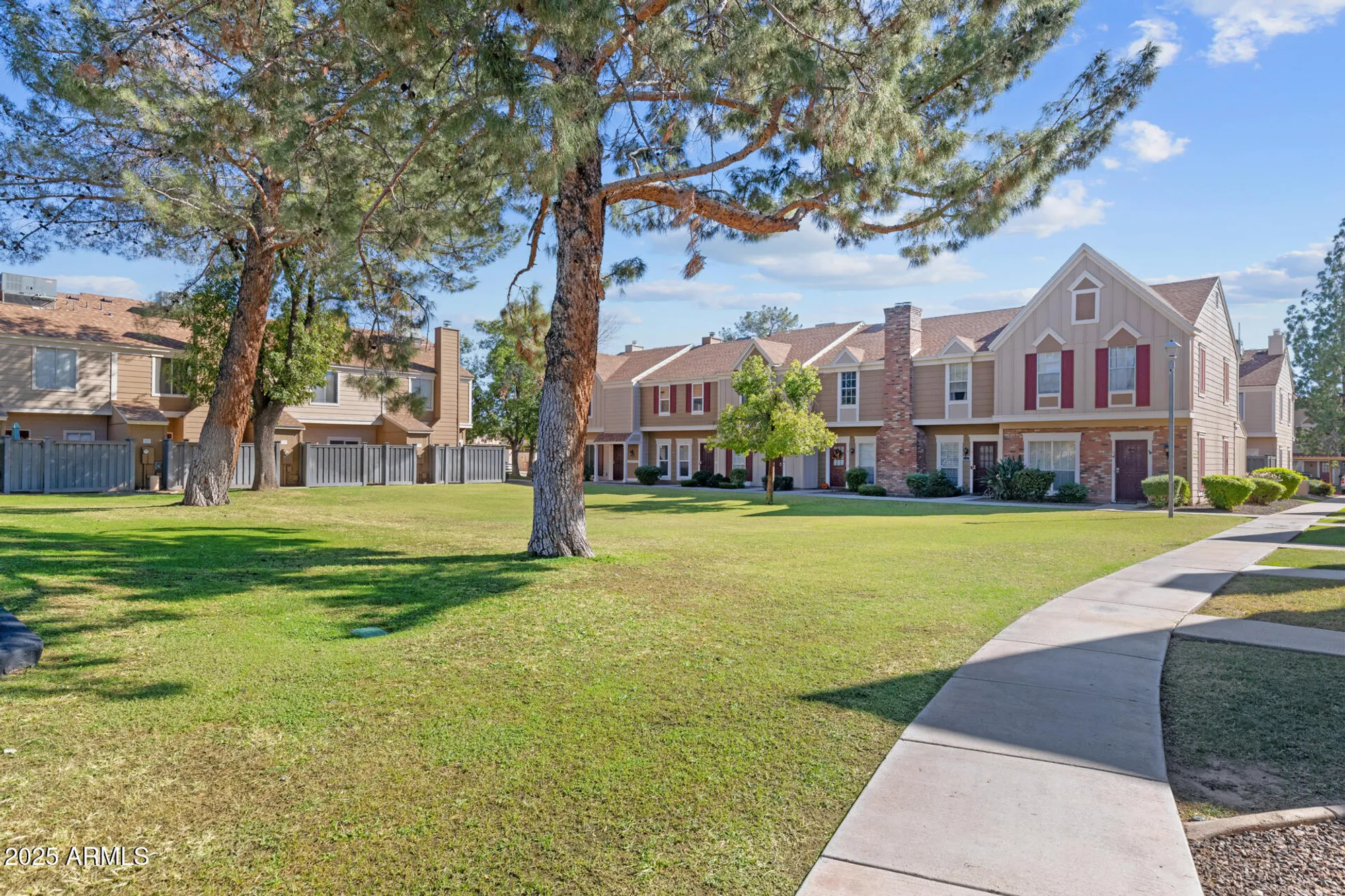 Property Slideshow image 5 of 40 | 3411 w morrow dr unit 2, Phoenix, AZ, 85027