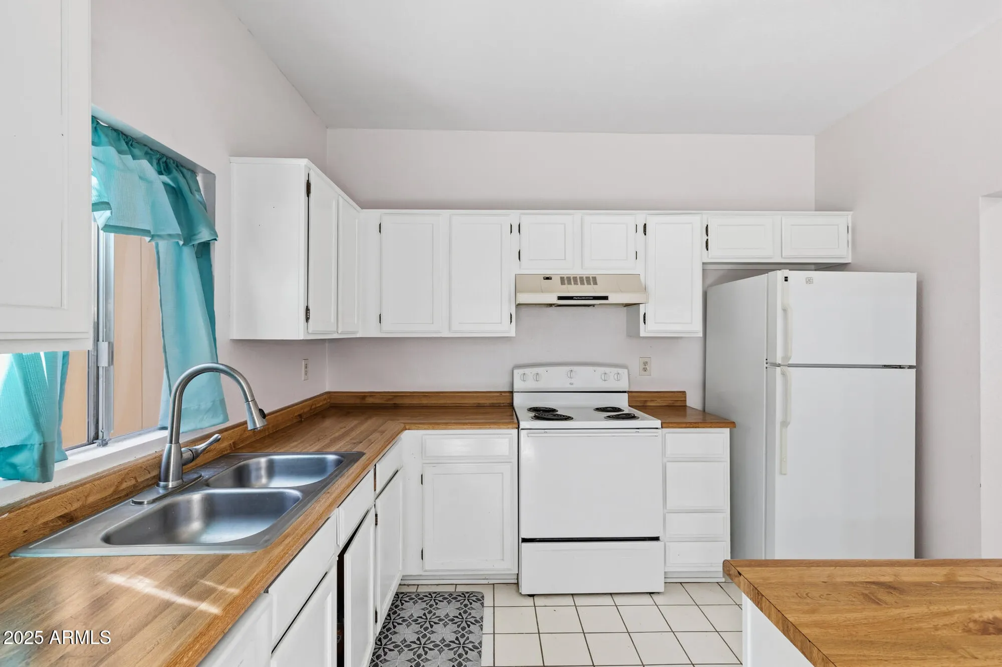 Property Slideshow image 2 of 40 | 3411 w morrow dr unit 2, Phoenix, AZ, 85027